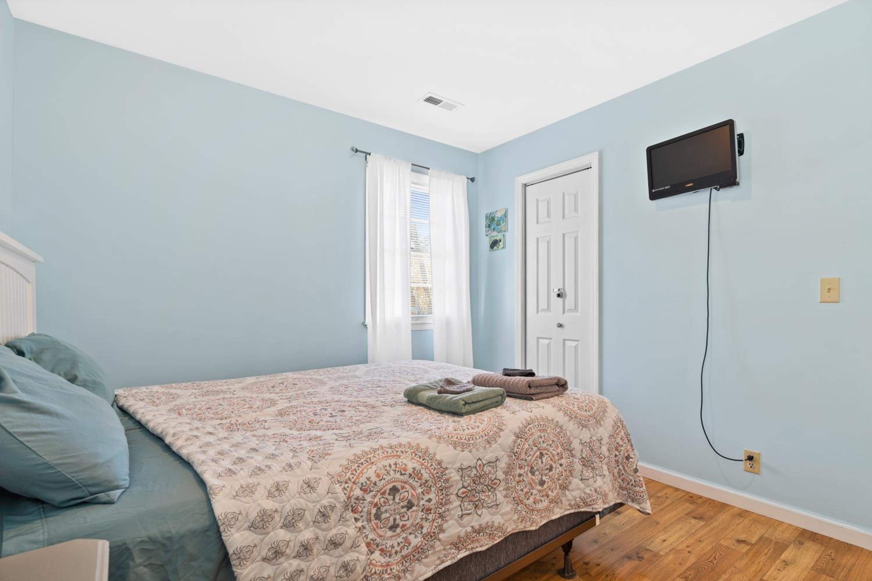 Three-Bedroom House photo 1