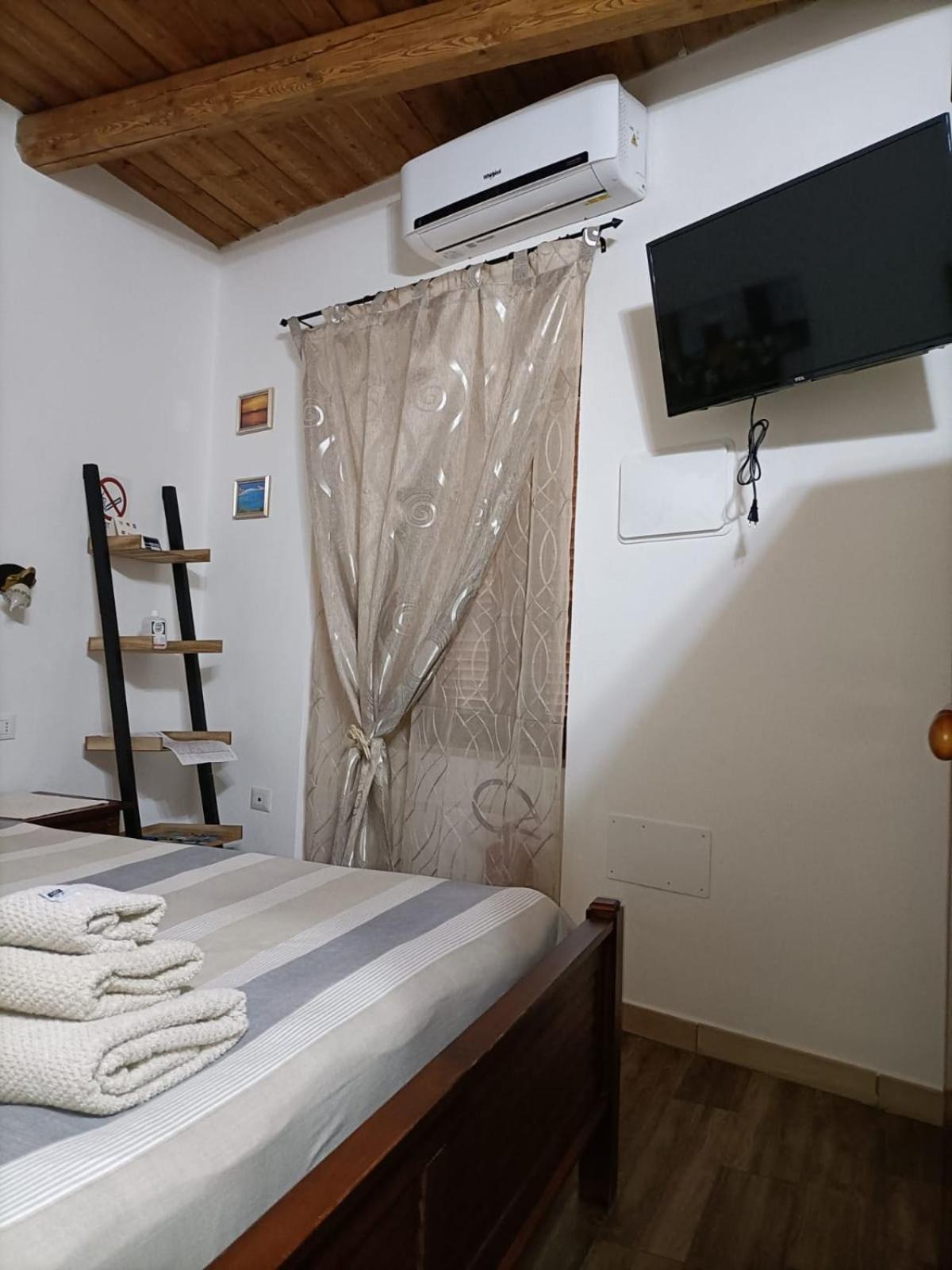 One-Bedroom House photo 2