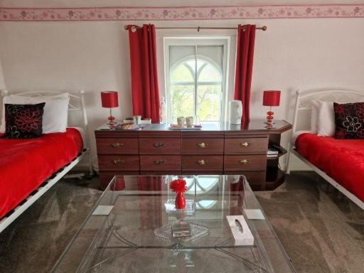 Twin Room - Photo 2