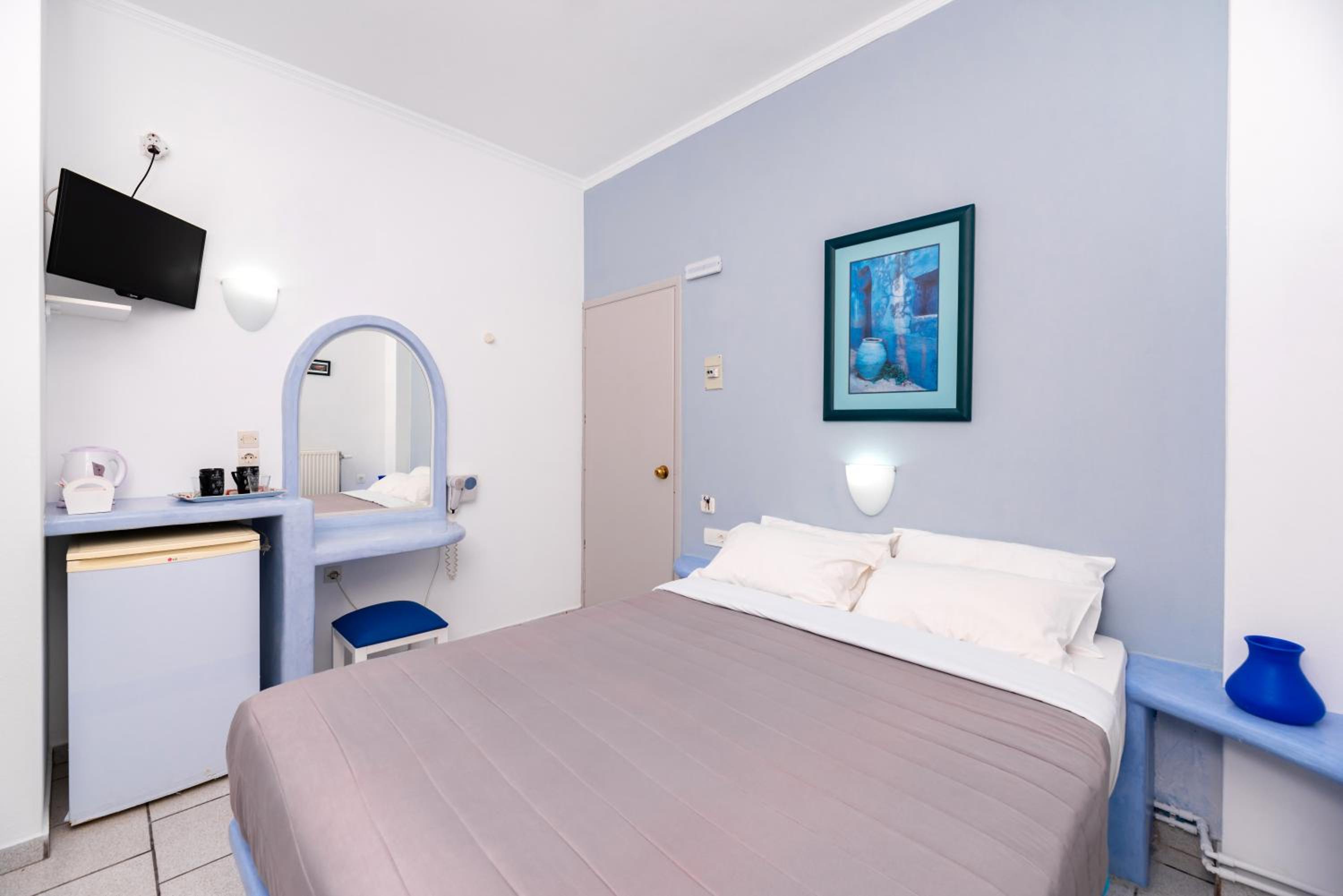 Economy Double Semi Basement Level Room