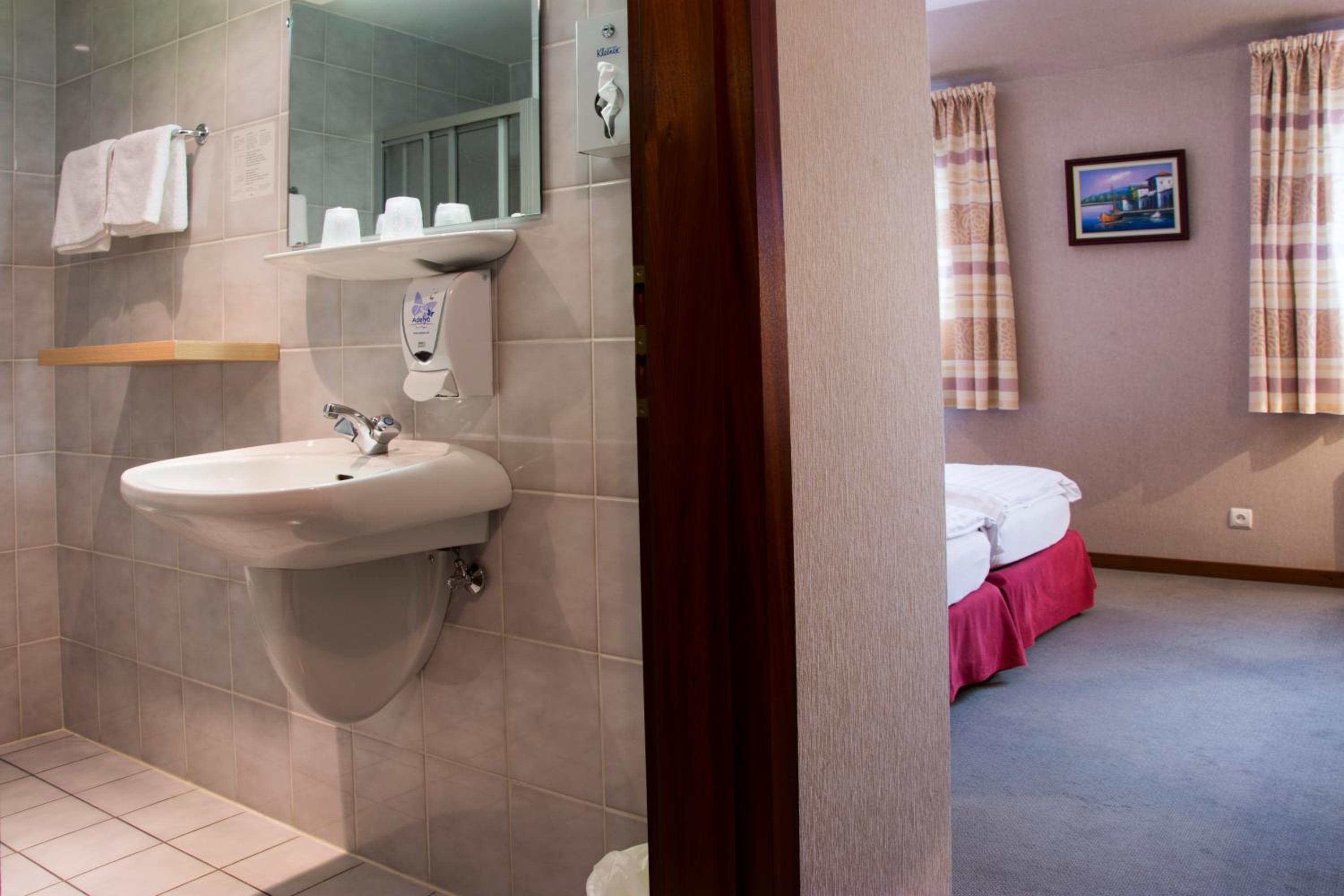 Double Room - Photo 3