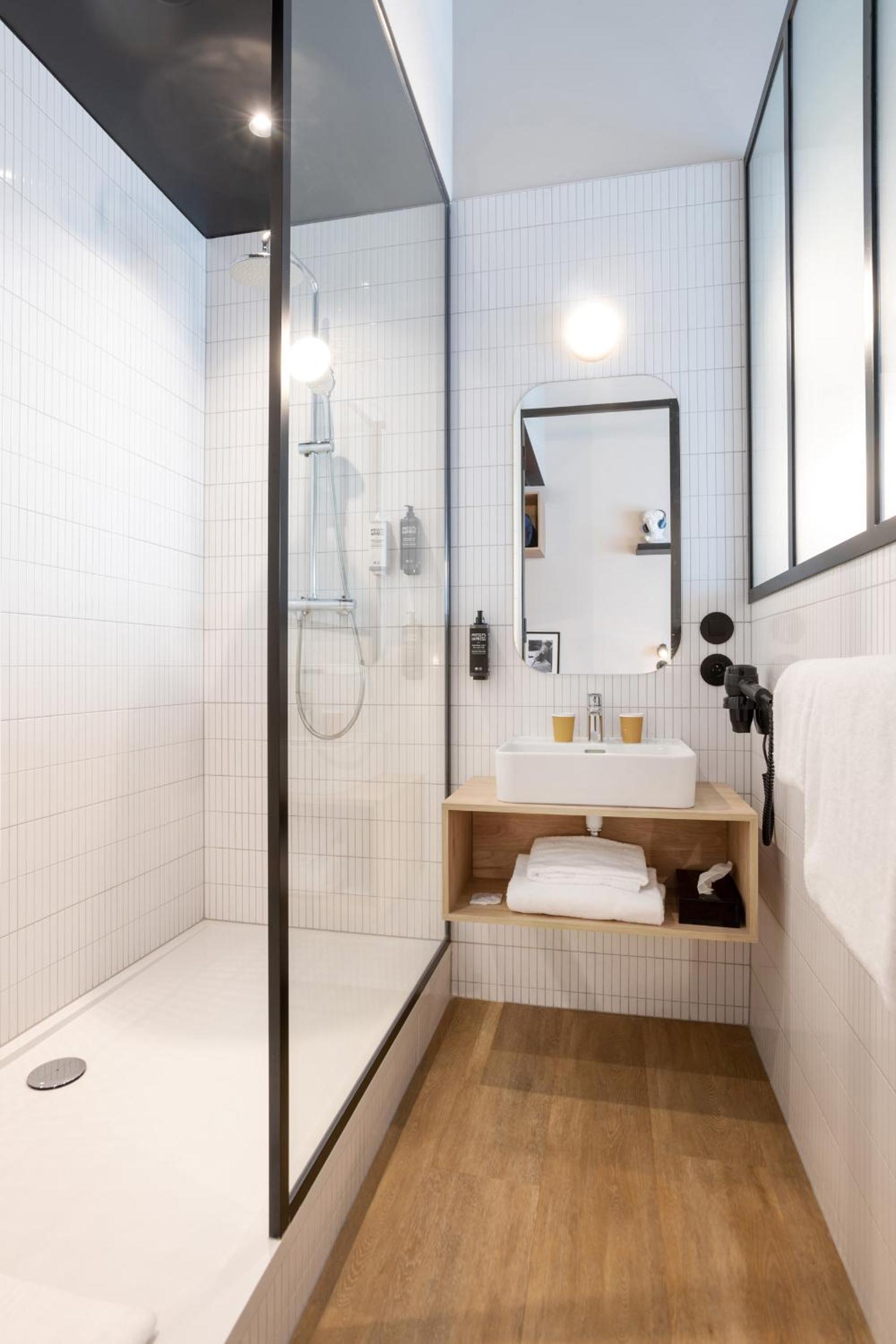 Comfort Double Room with Balcony - Photo 4