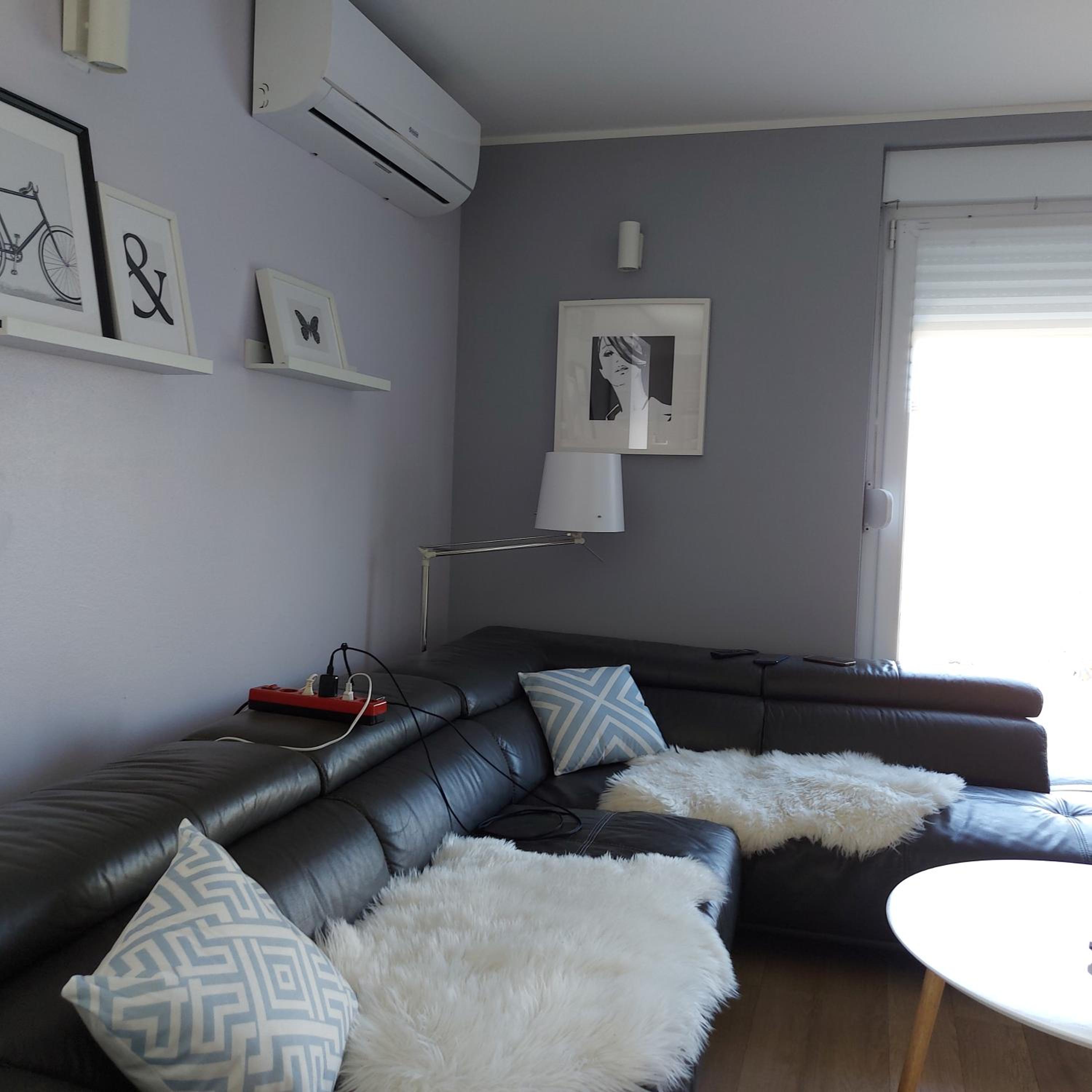 Three-Bedroom House - Photo 7
