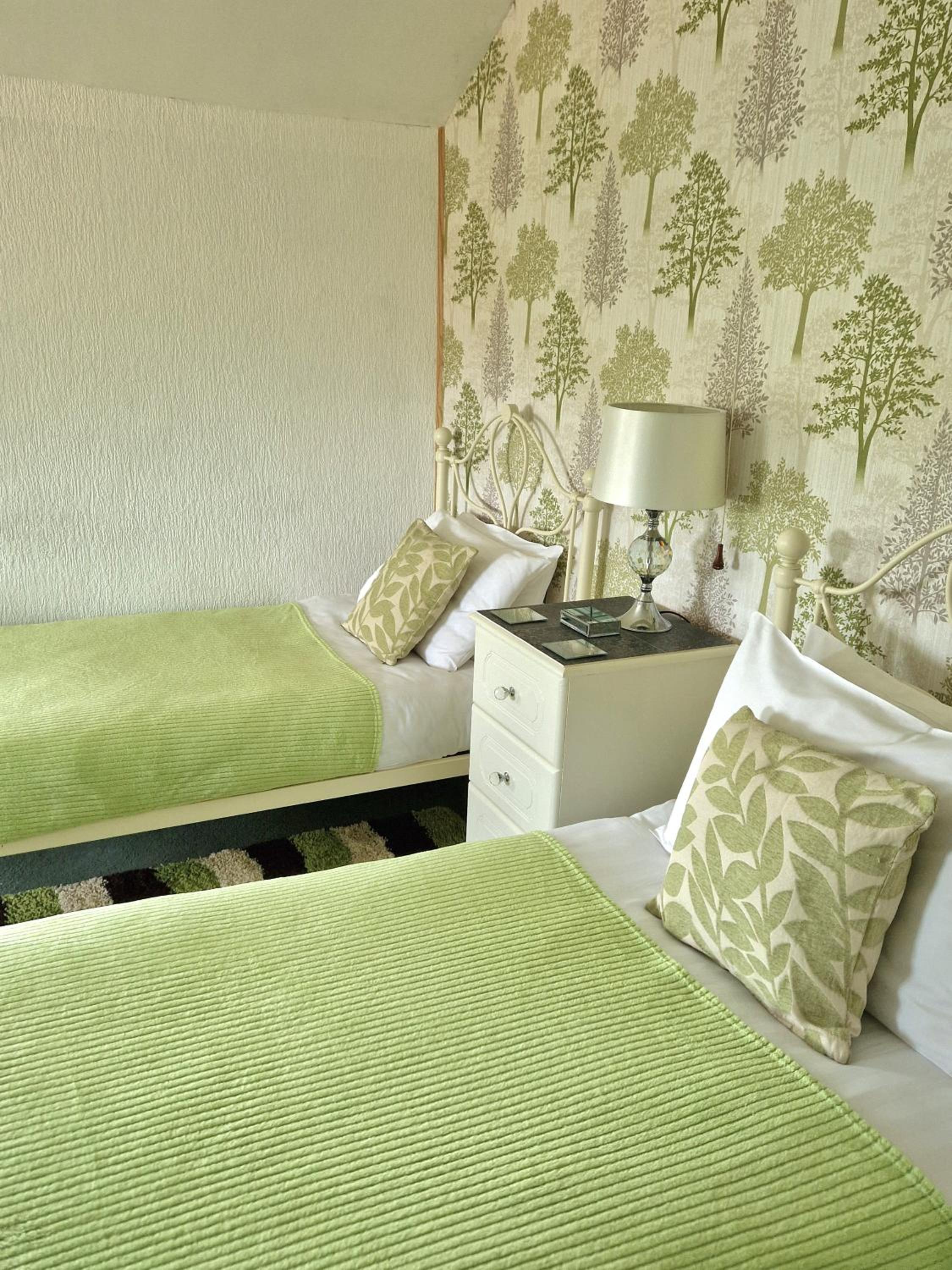 Twin Room - Photo 4