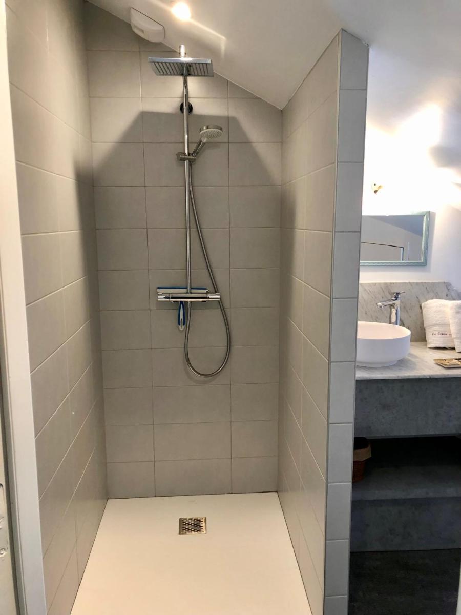 Double Room with Private Bathroom - Photo 4