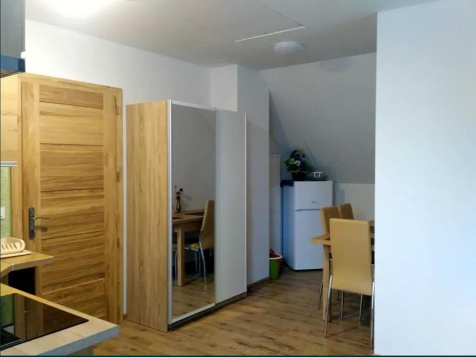 One-Bedroom Apartment photo 3