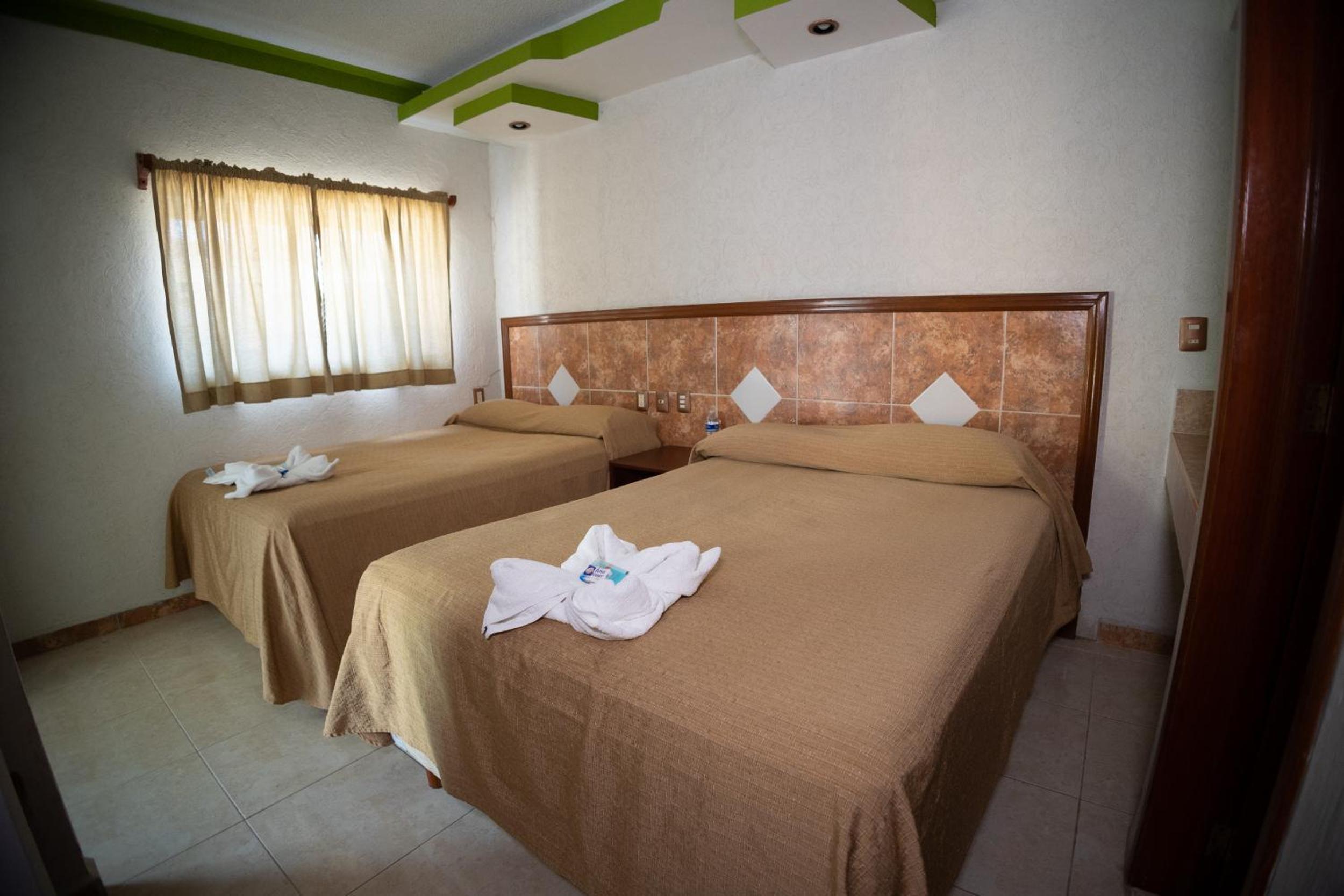 Standard Double or Twin Room - Photo 8