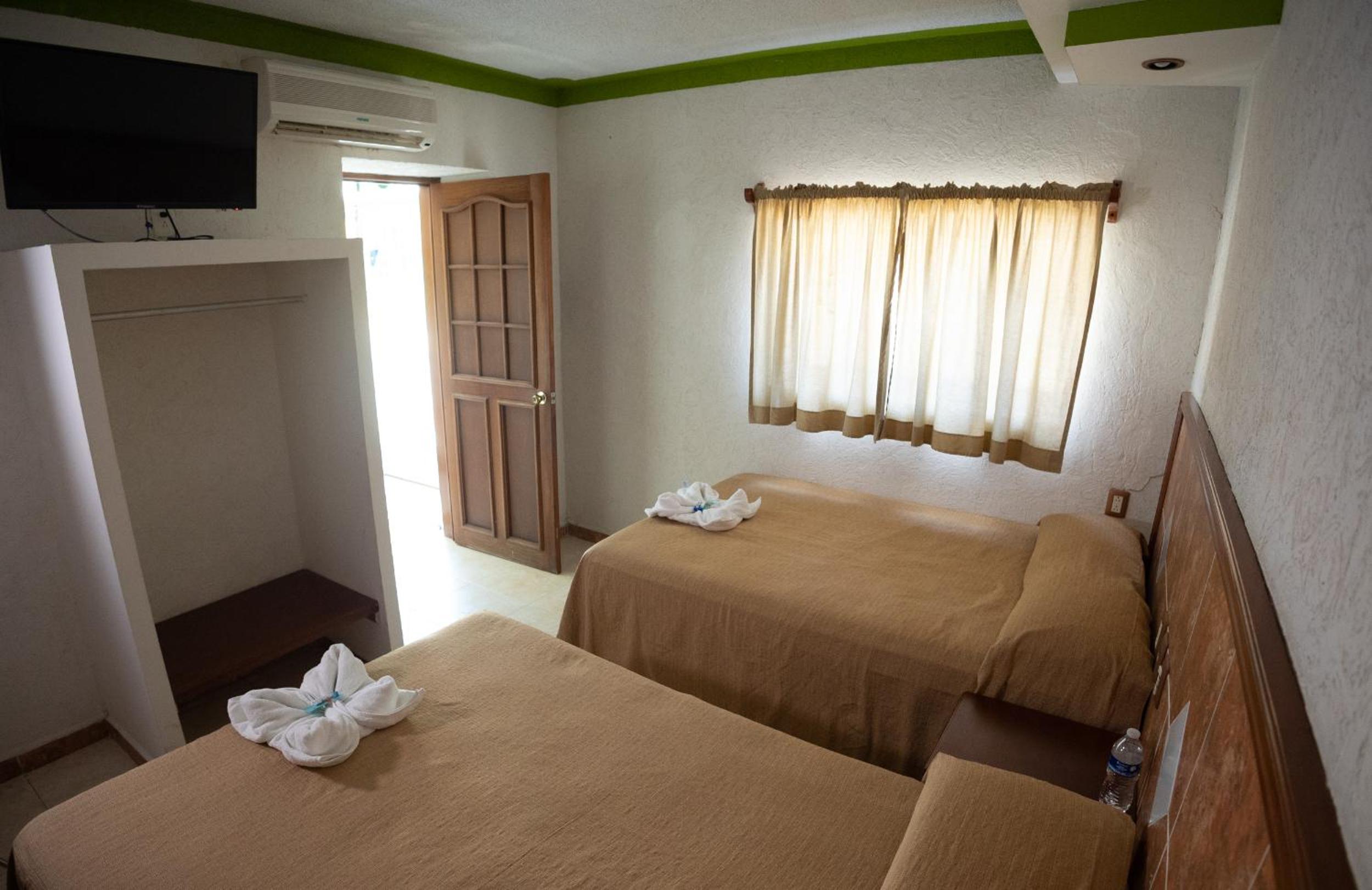Standard Double or Twin Room - Photo 3