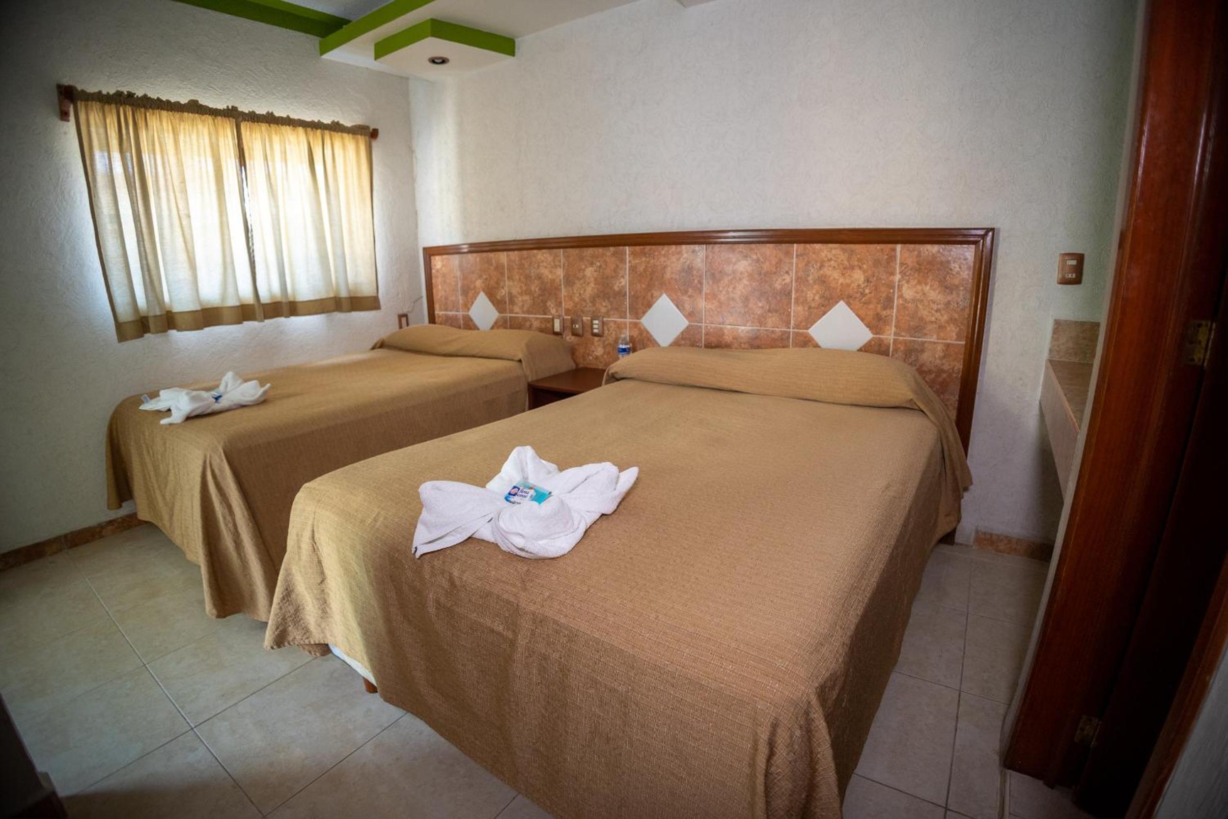Standard Double or Twin Room - Photo 7
