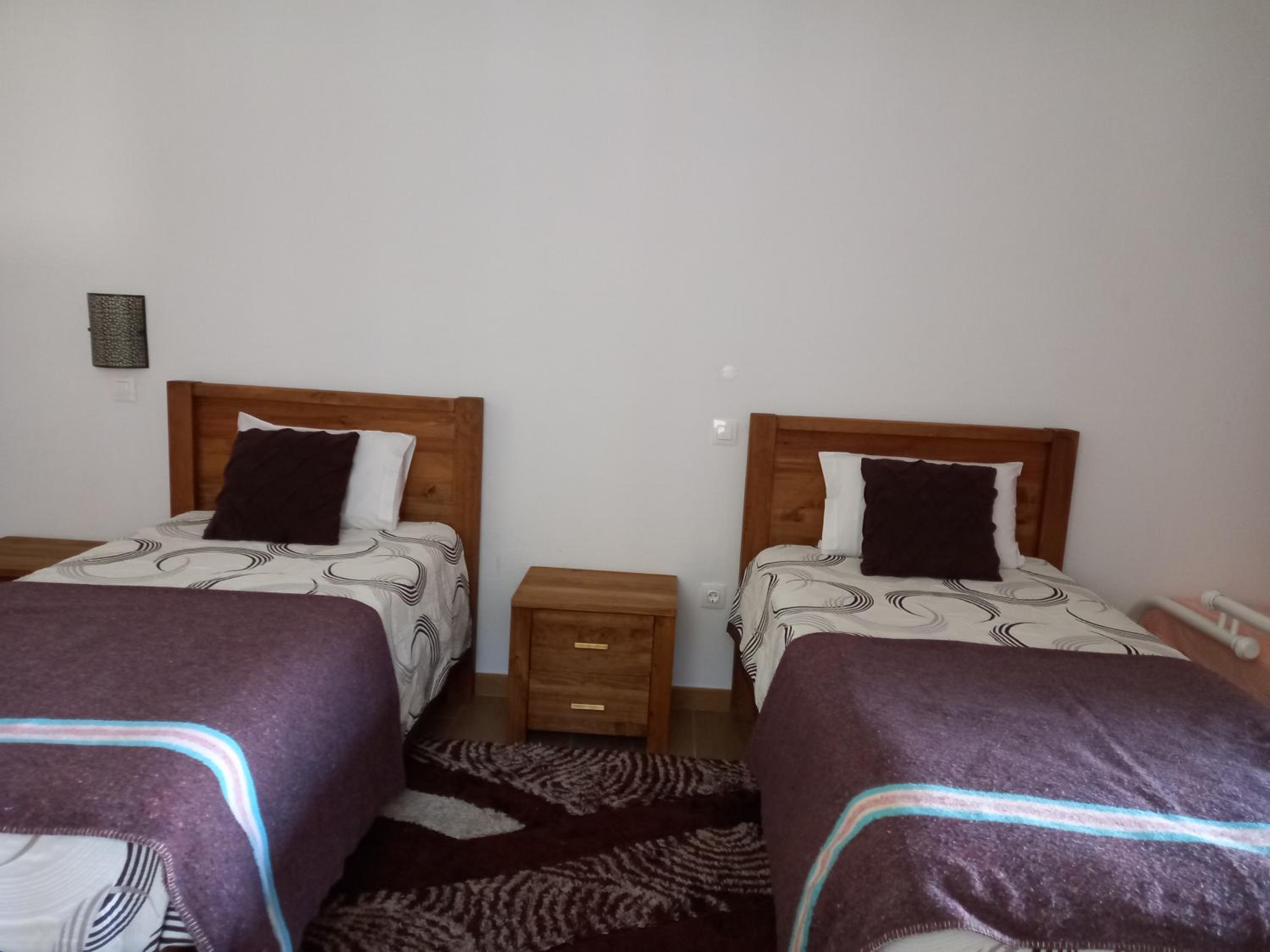 Twin Room - Disability Access - Photo 1