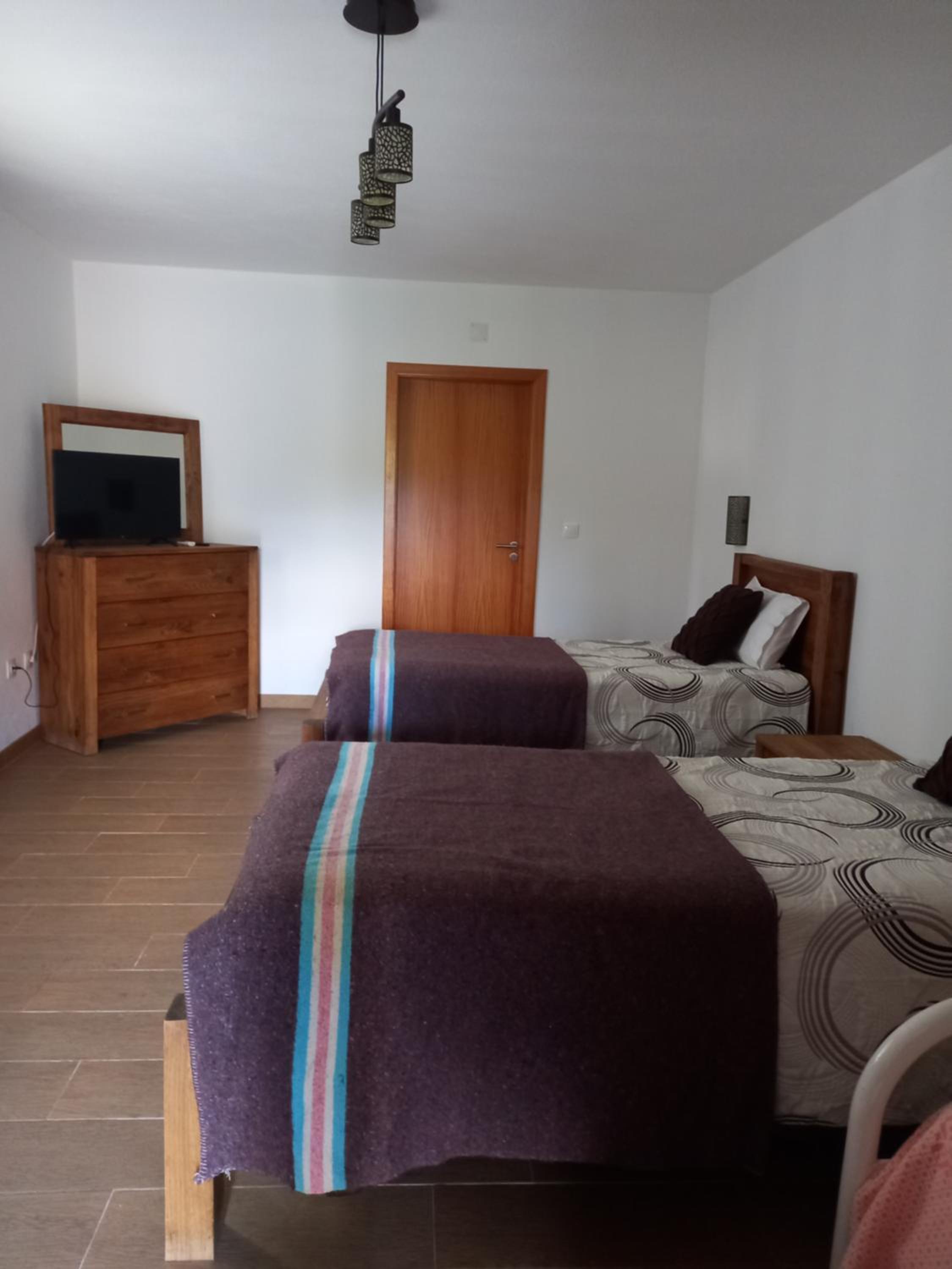 Twin Room - Disability Access - Photo 2