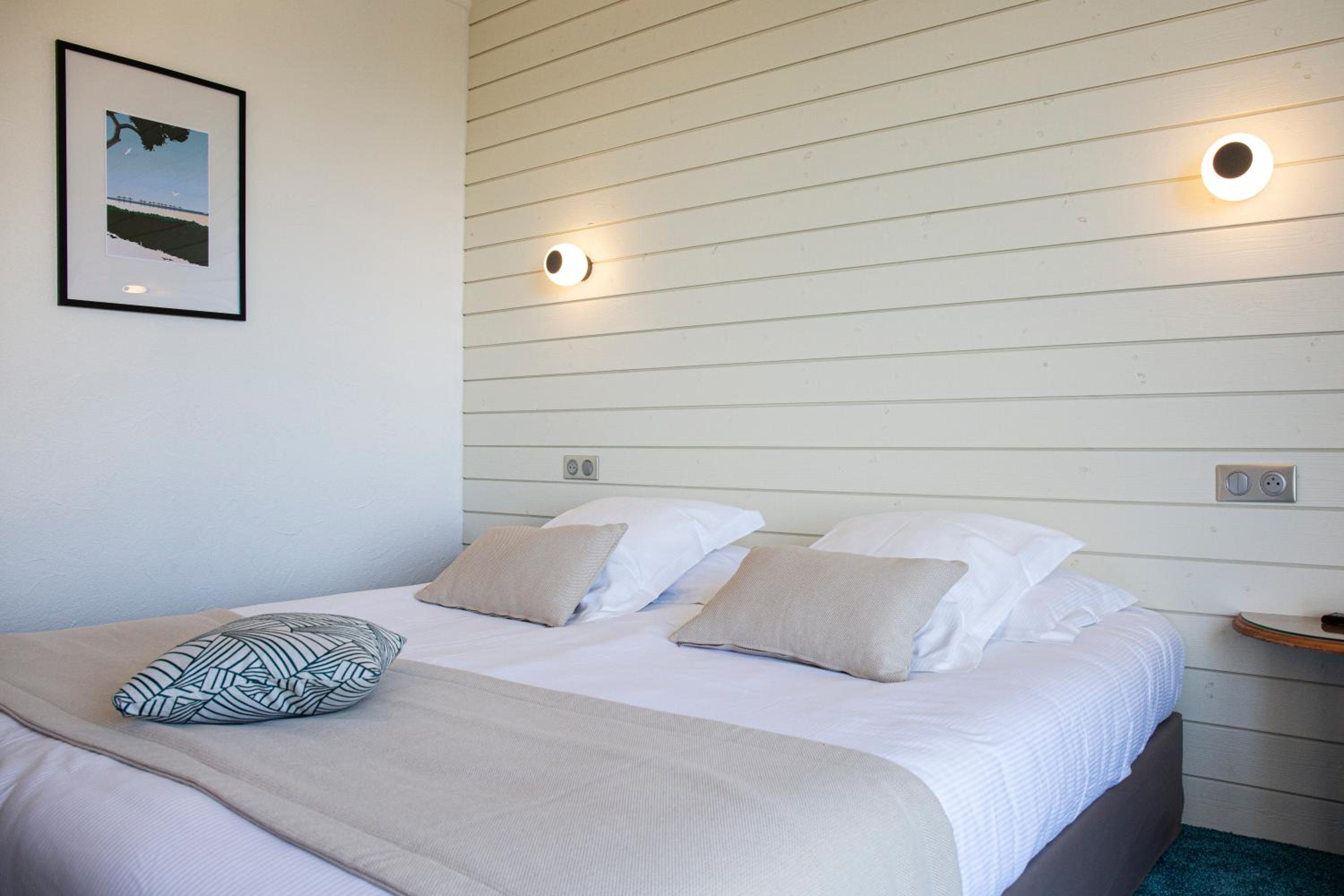 Room with Balcony - Lateral Sea View - Photo 4