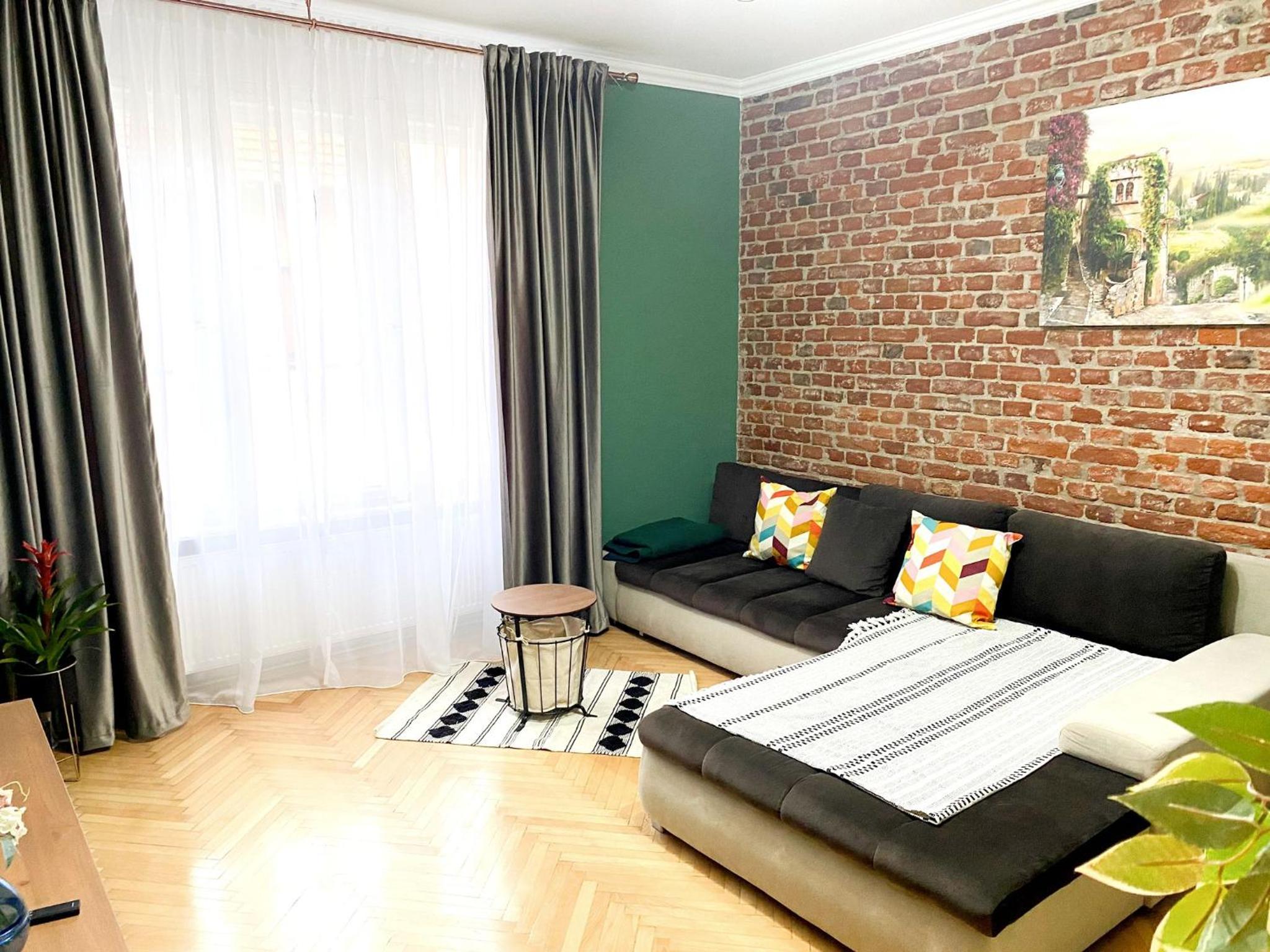 One-Bedroom Apartment - Photo 11
