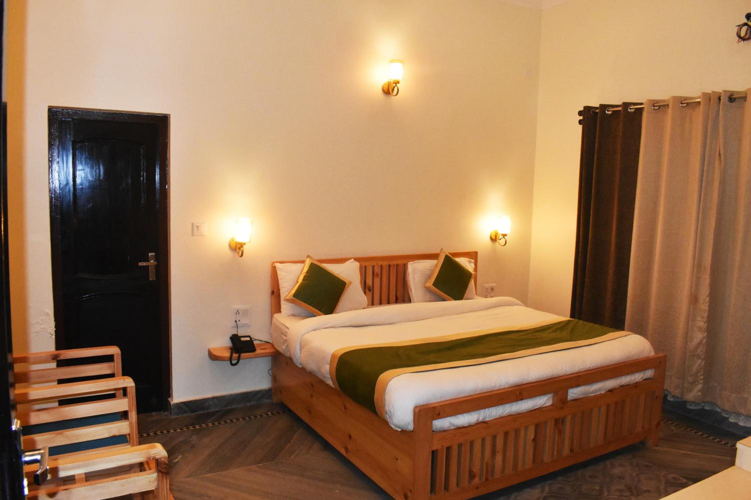 Standard Double Room - Photo 3