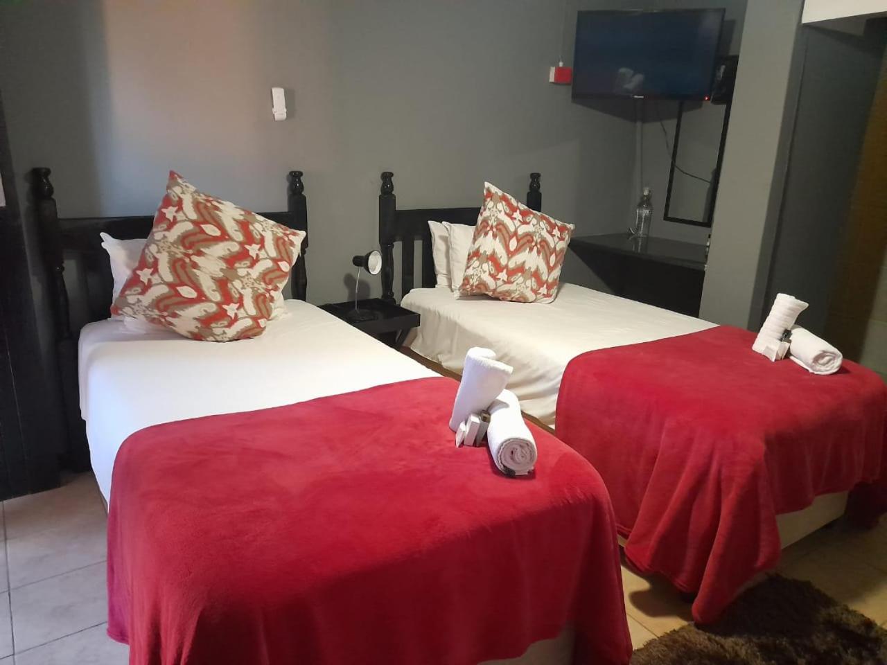 Double or Twin Room photo 2