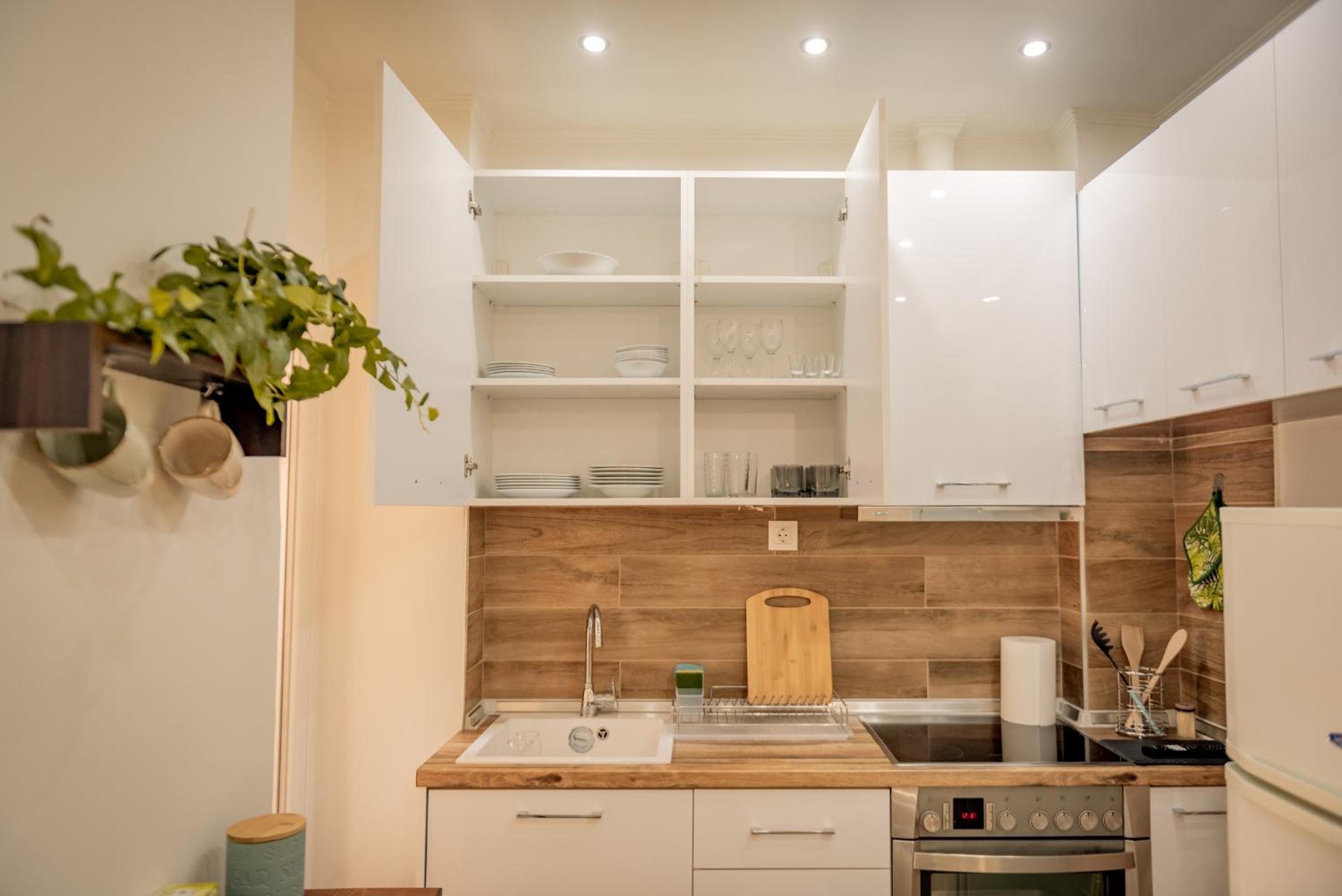 Two-Bedroom Apartment - Photo 31