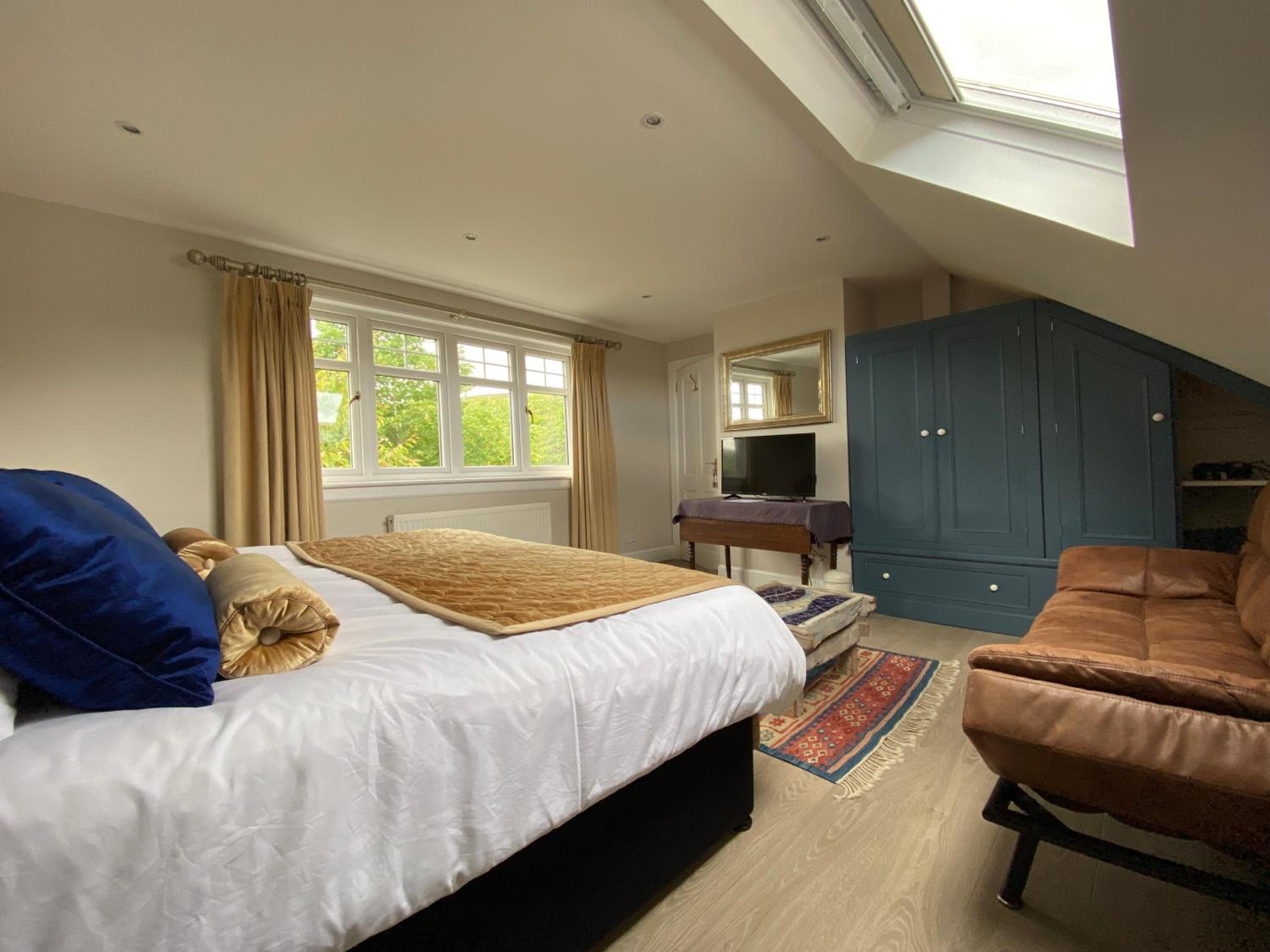 Two-Bedroom Suite - Photo 16