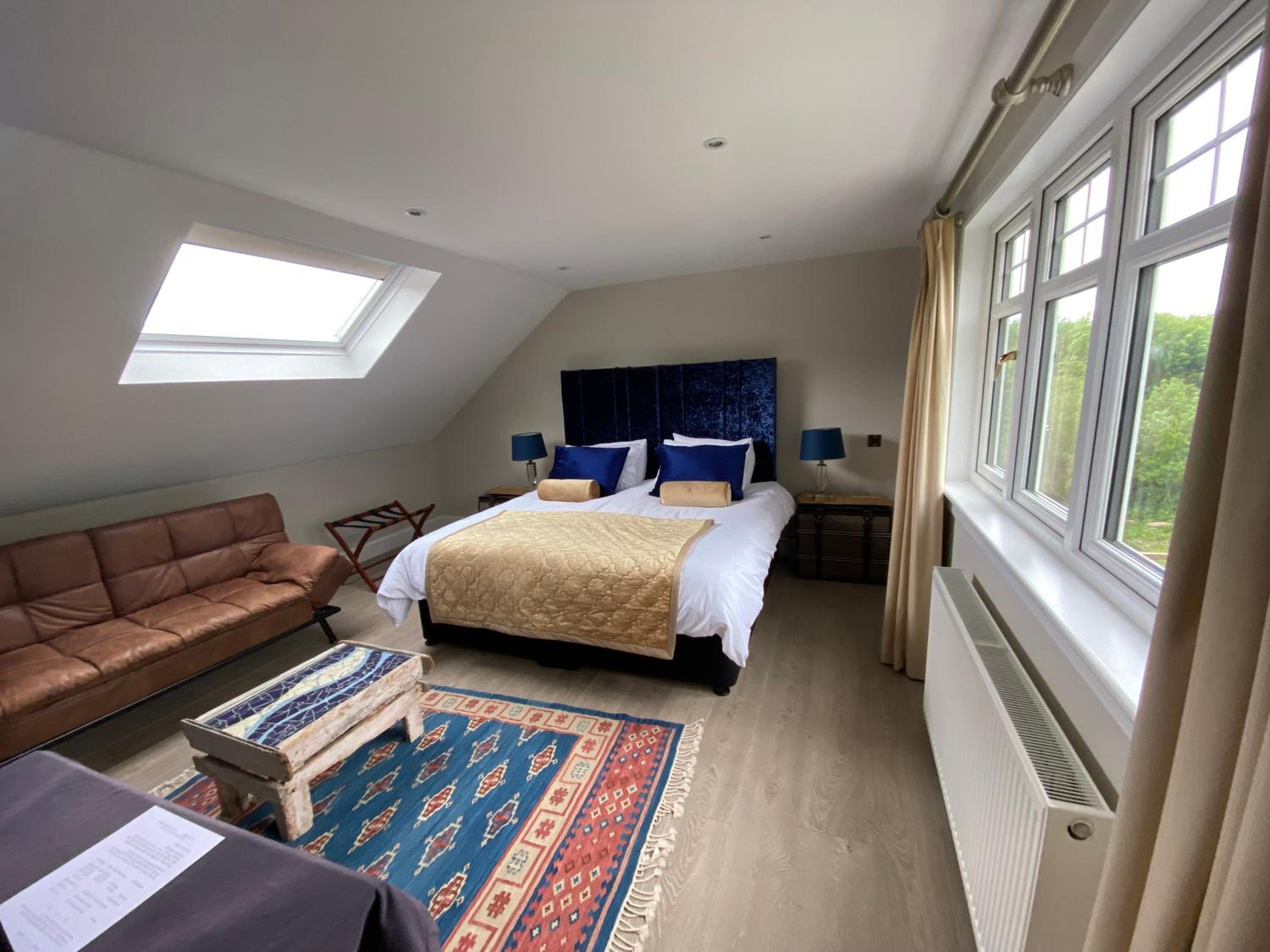Two-Bedroom Suite - Photo 15