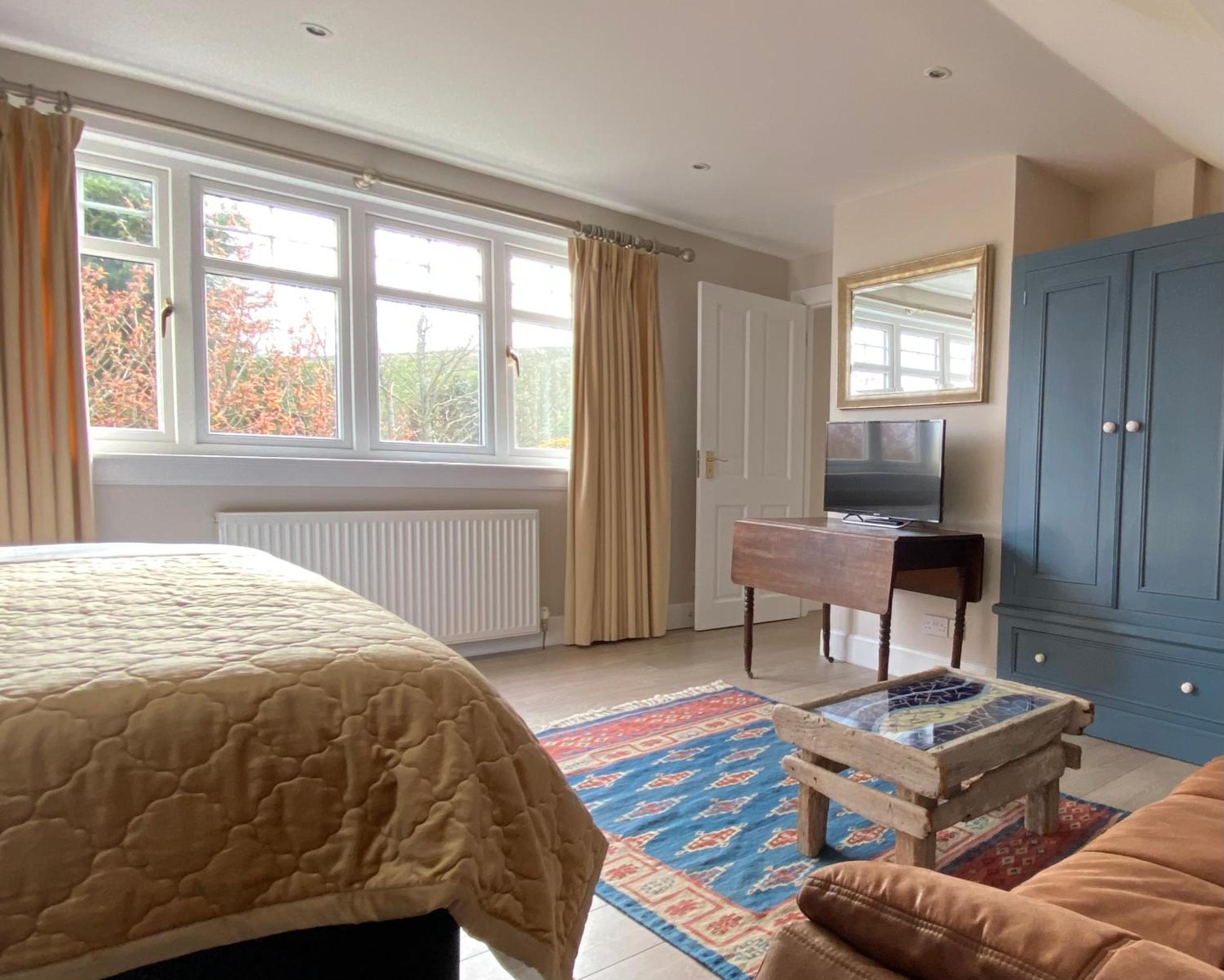 Two-Bedroom Suite - Photo 18