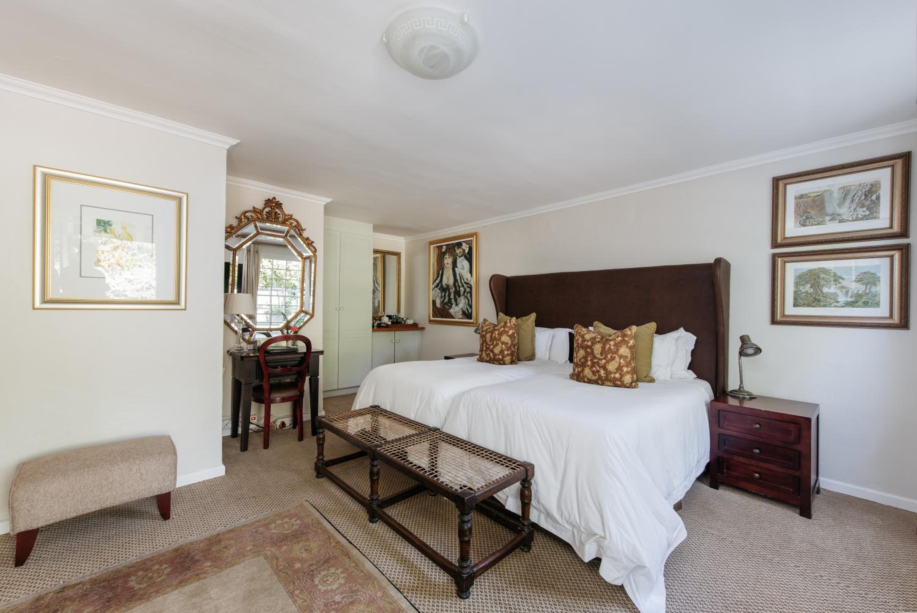 Twin Room - Photo 1