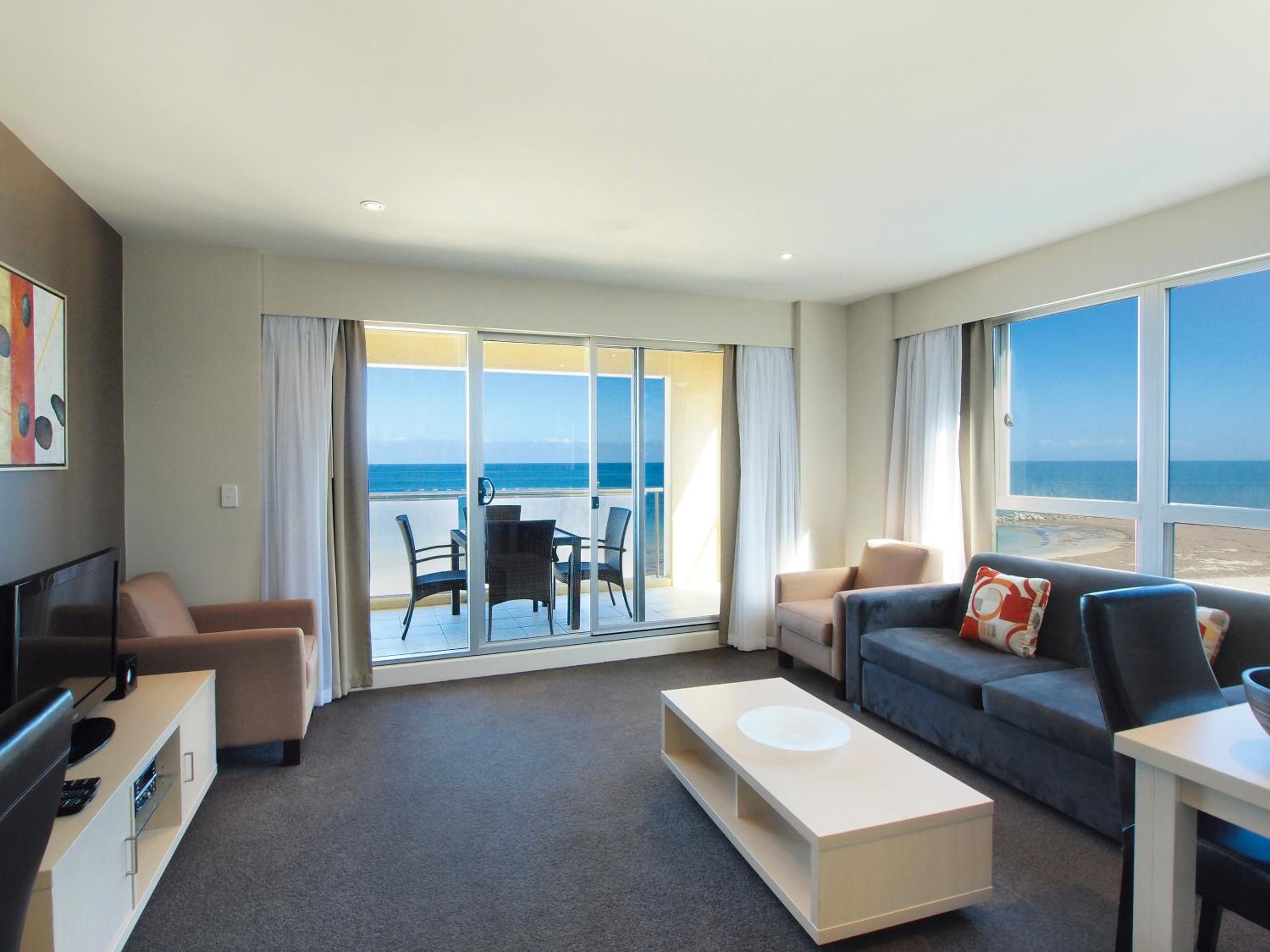 Two-Bedroom Apartment with Ocean View - No Housekeeping - Photo 8