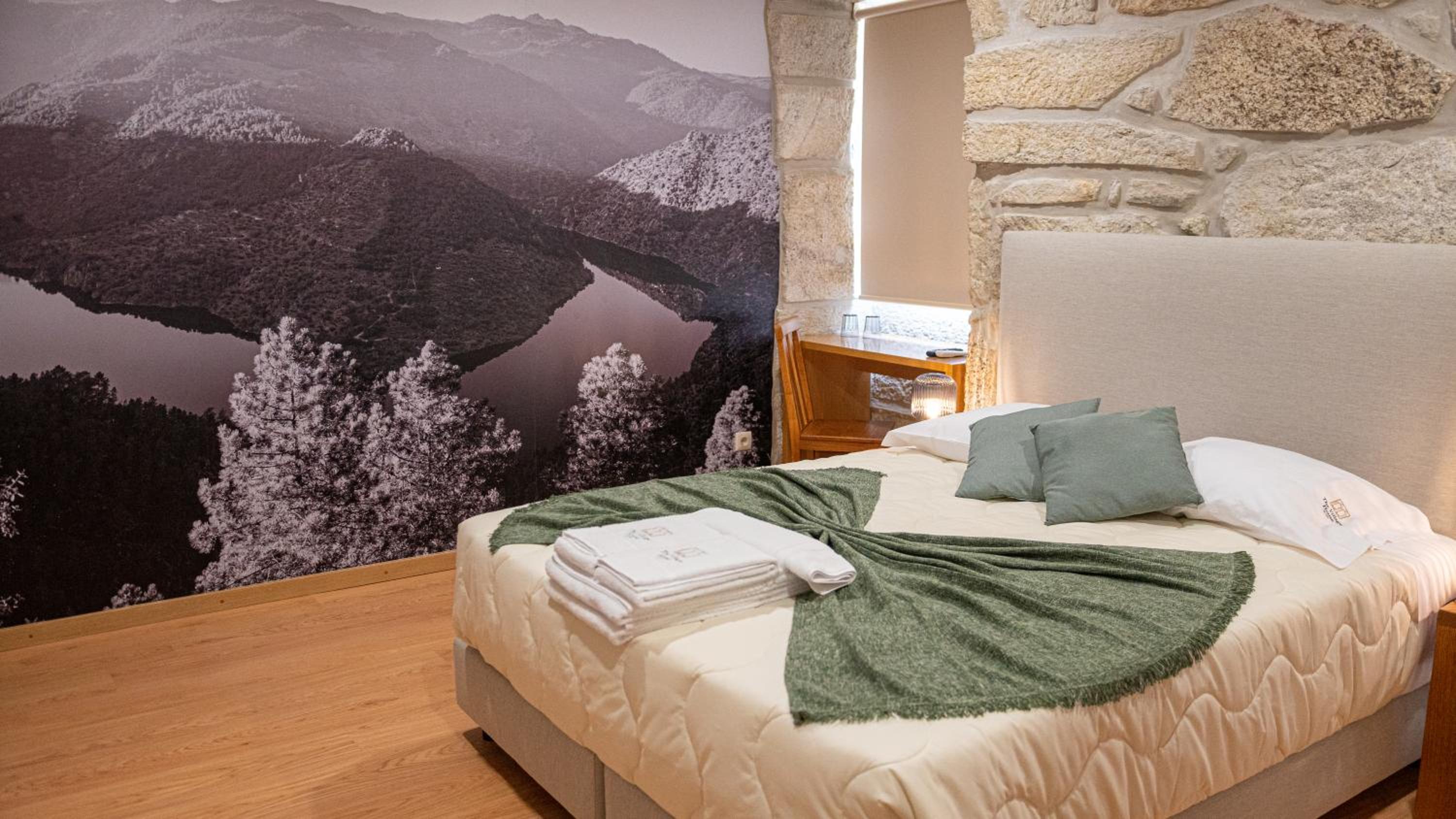 Double or Twin Room - Photo 11