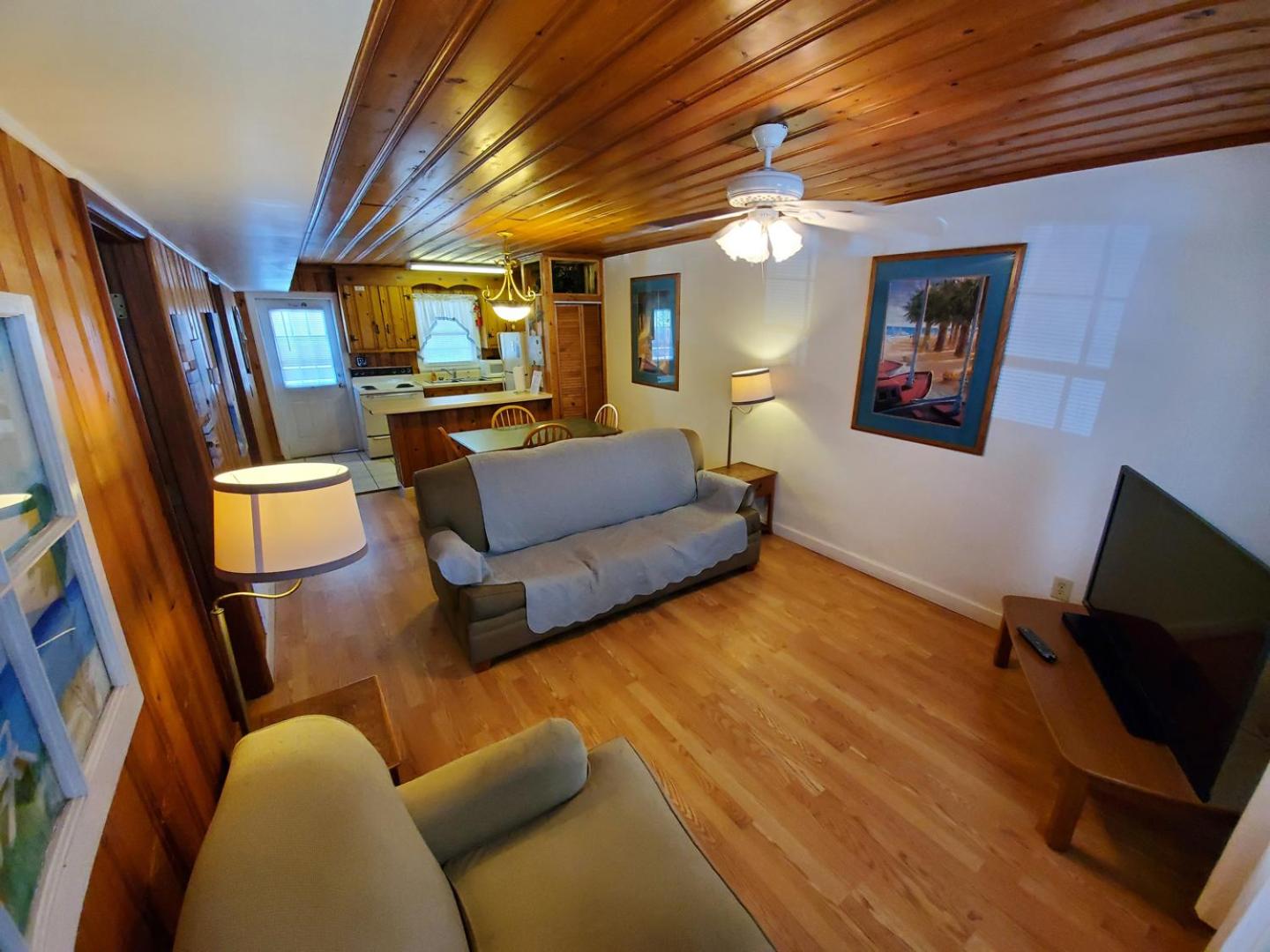King Suite with Balcony - Unit 4