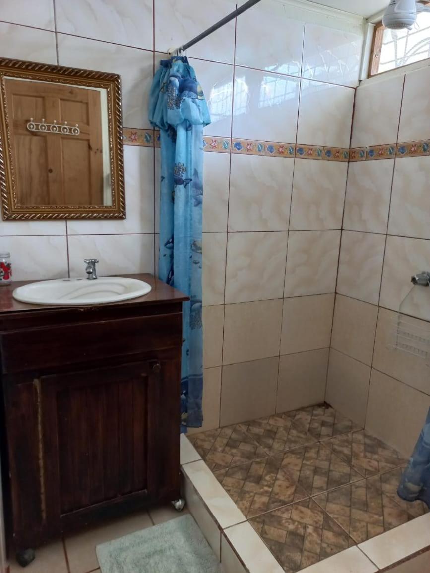 Single Room With Shared Bathroom photo 2