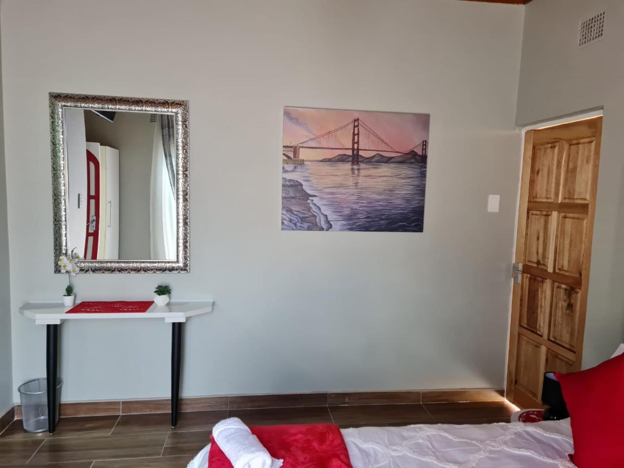 Deluxe Double Room with Shower - Photo 4