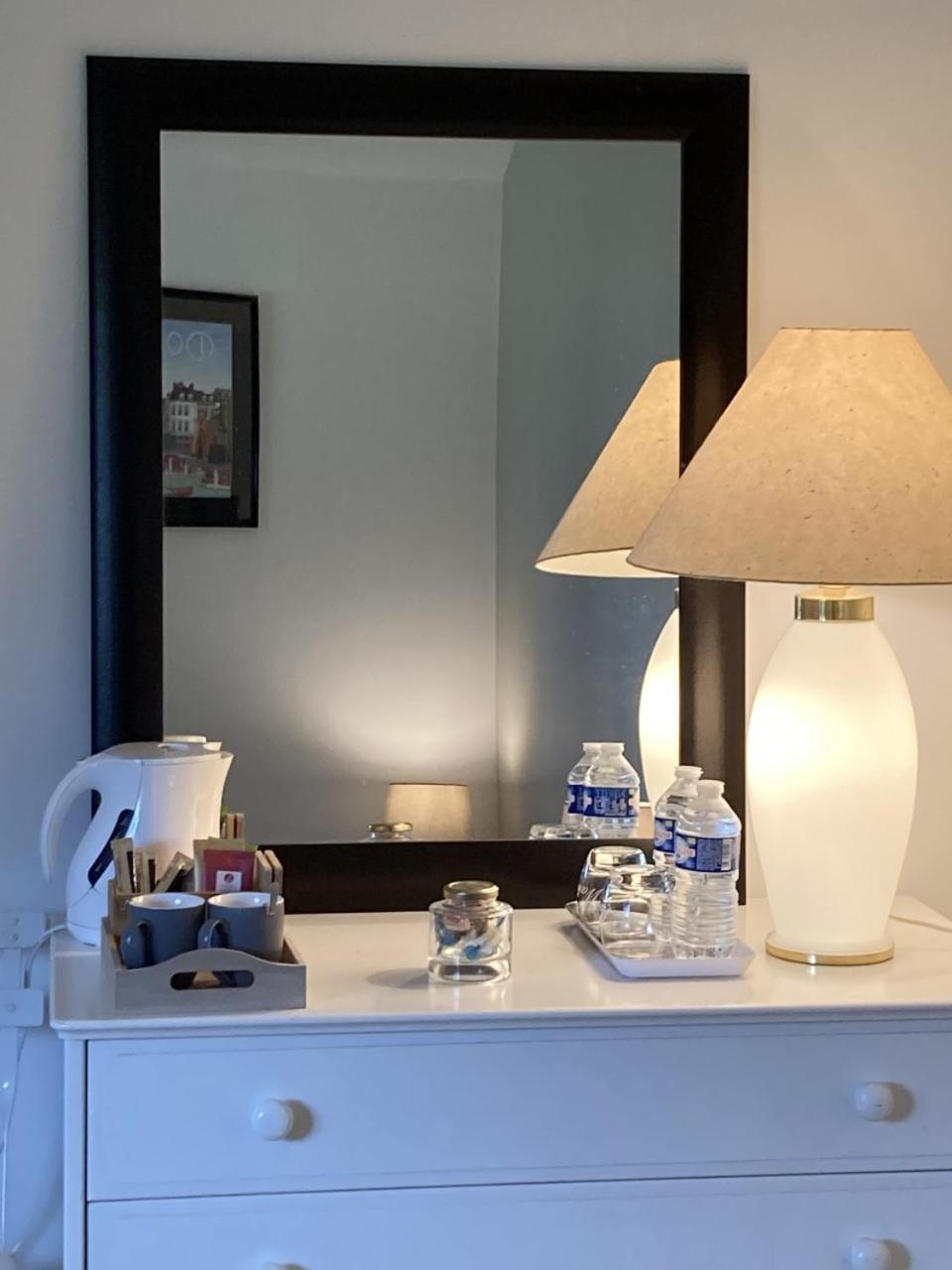 Double or Twin Room with Garden View - Photo 11