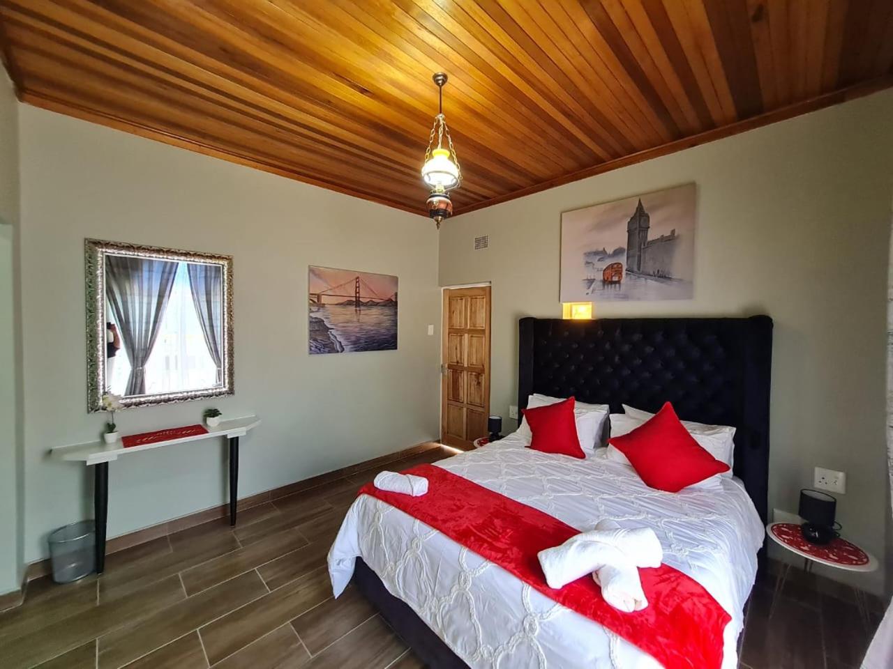 Deluxe Double Room with Shower - Photo 1