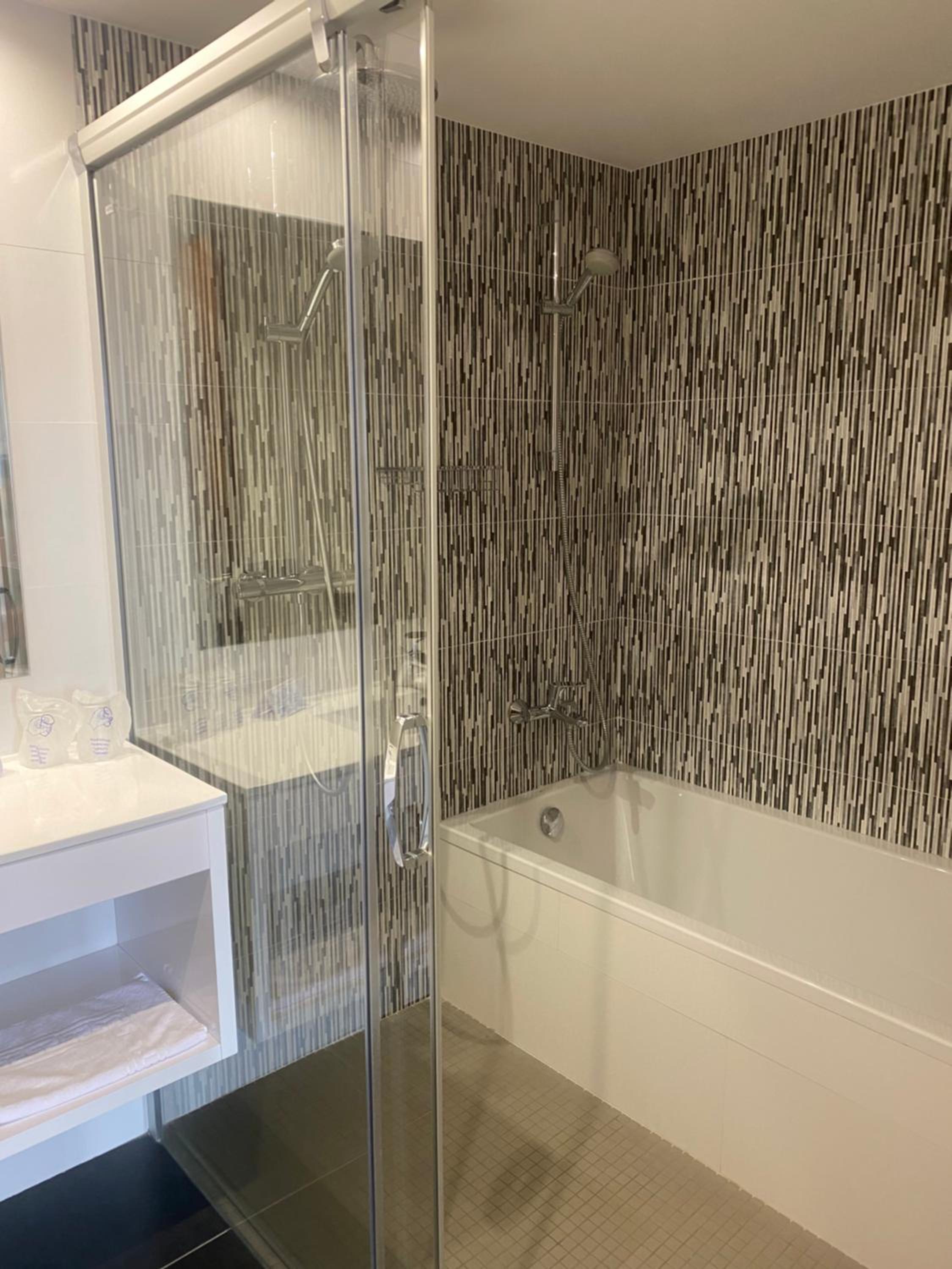 Suite with Pool View photo 3