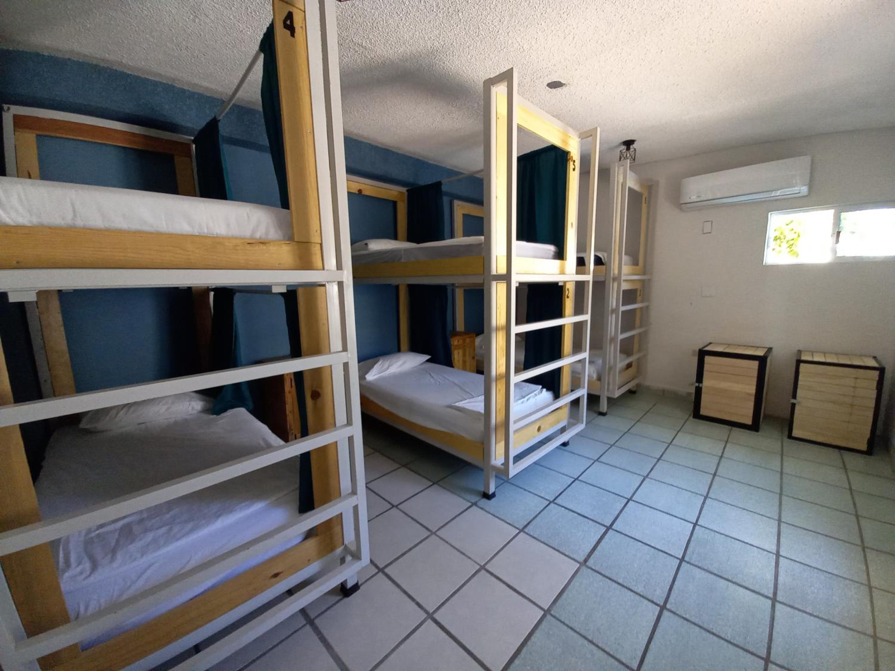 Bed in 6-Bed Mixed Dormitory Room photo 3
