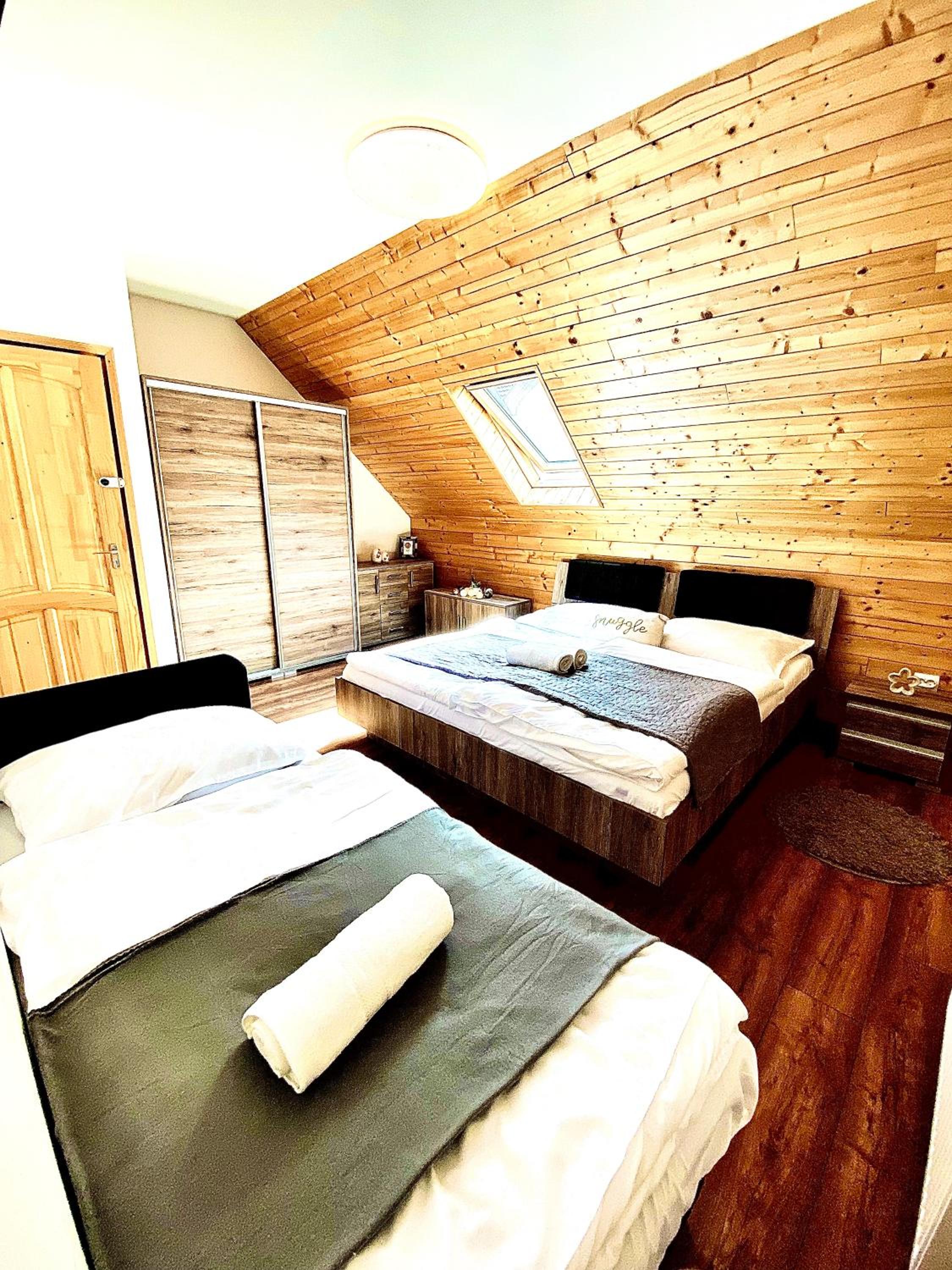 Standard Queen Room - Photo 5