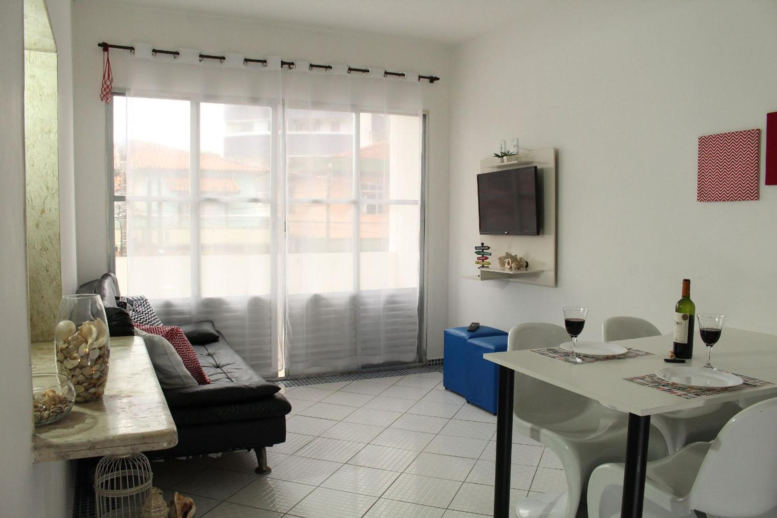 Apartment with Balcony - Photo 7