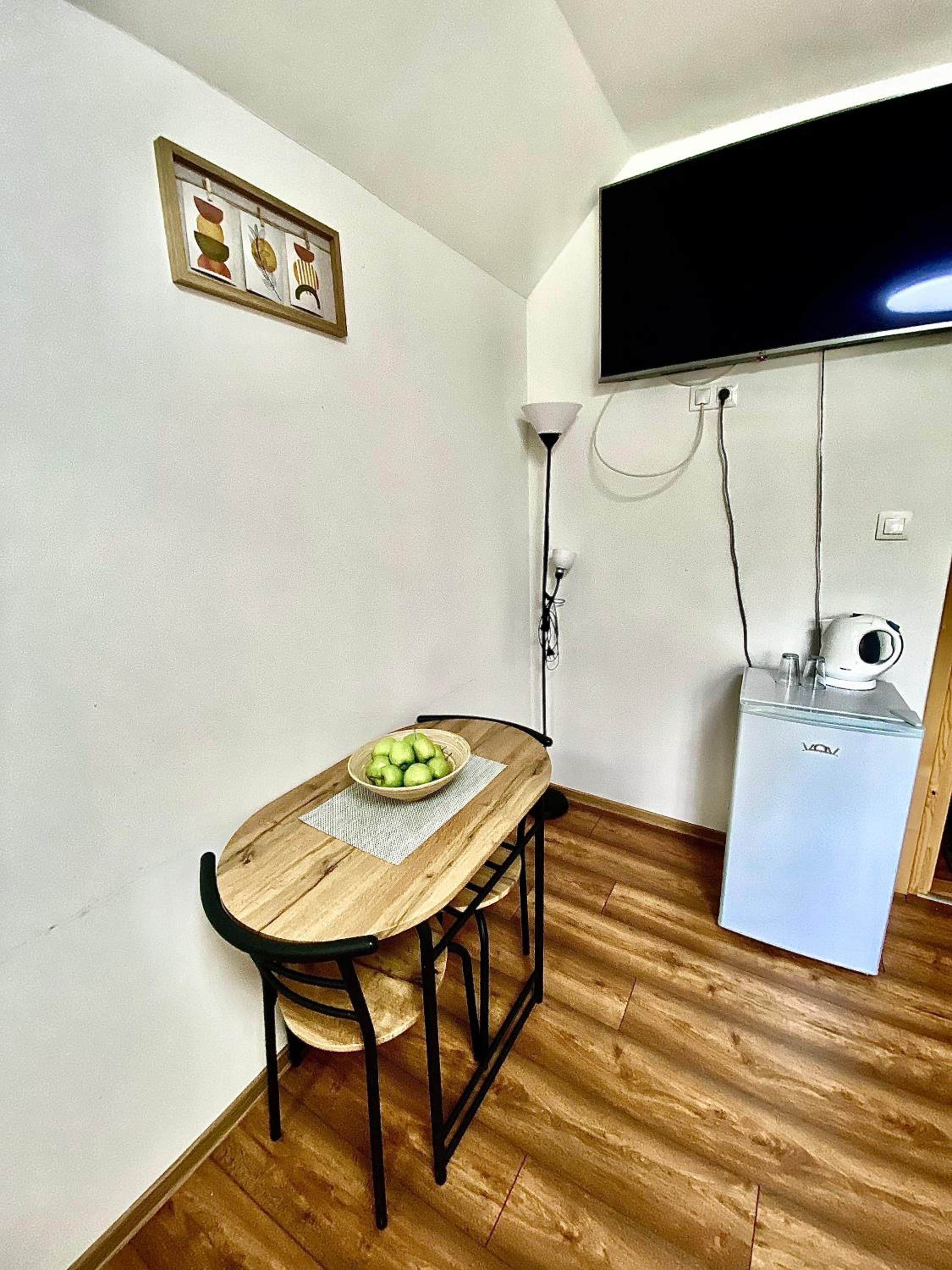 Standard Twin Room - Photo 10