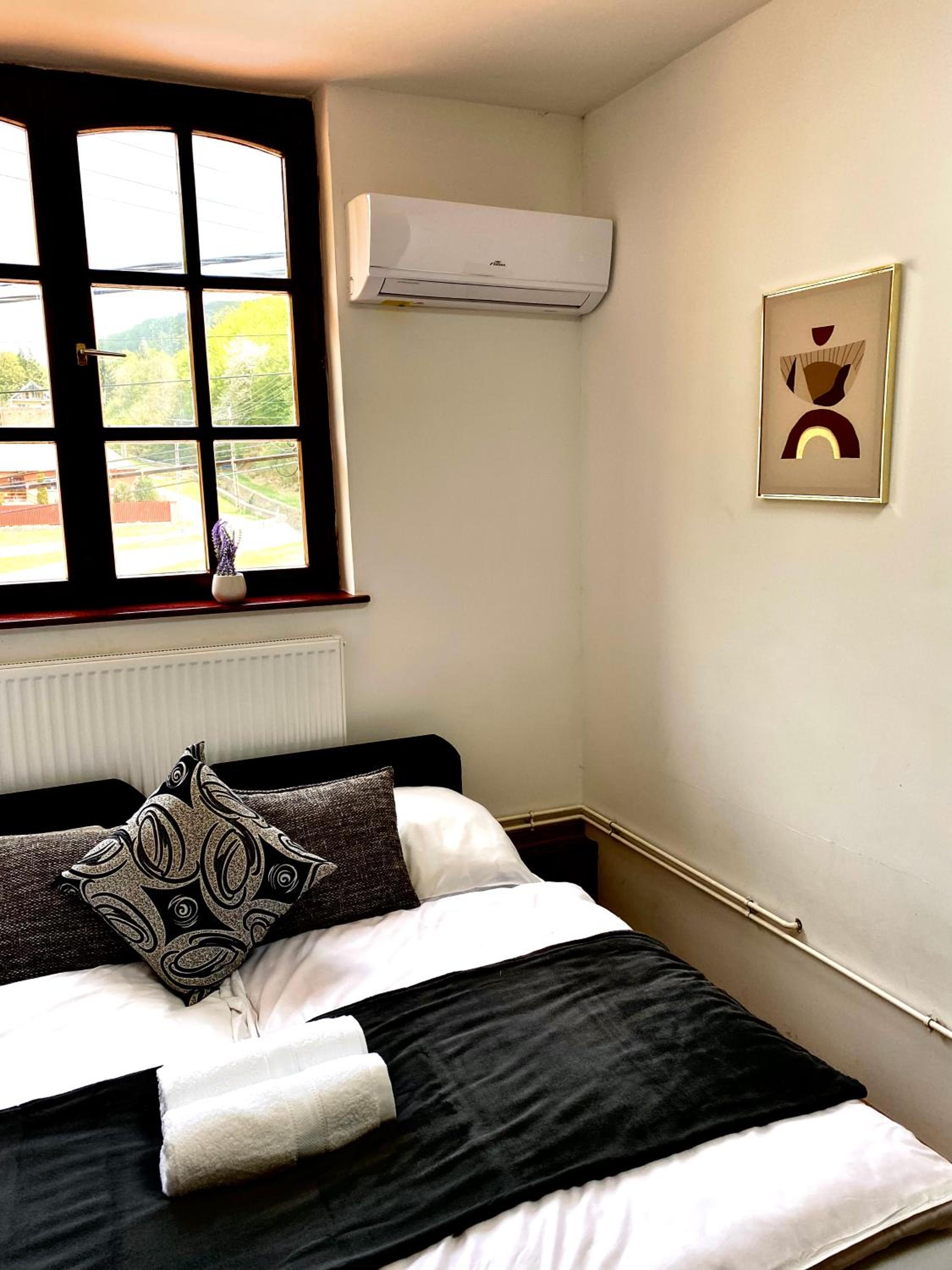 Standard Twin Room - Photo 3