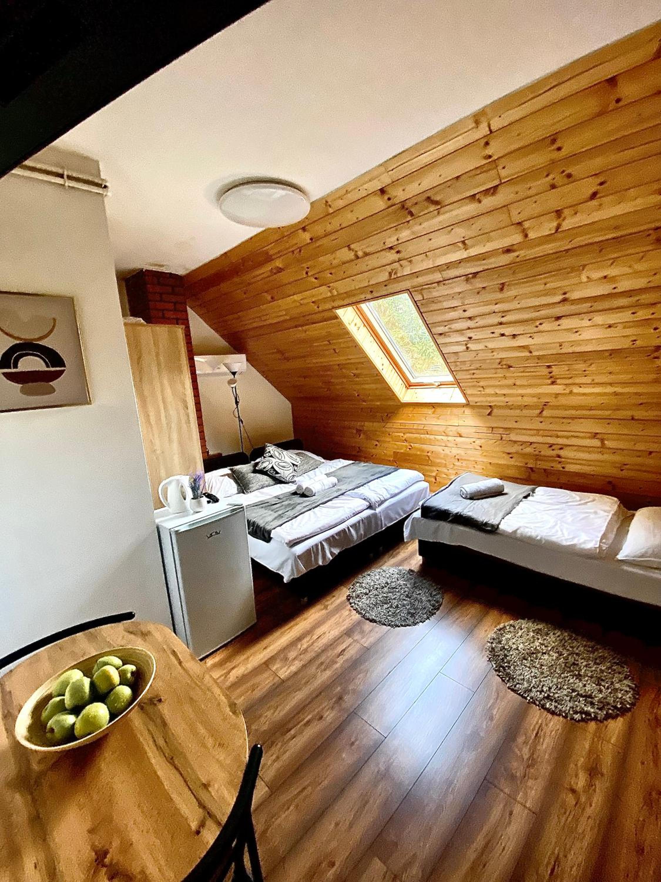 Standard Twin Room - Photo 7