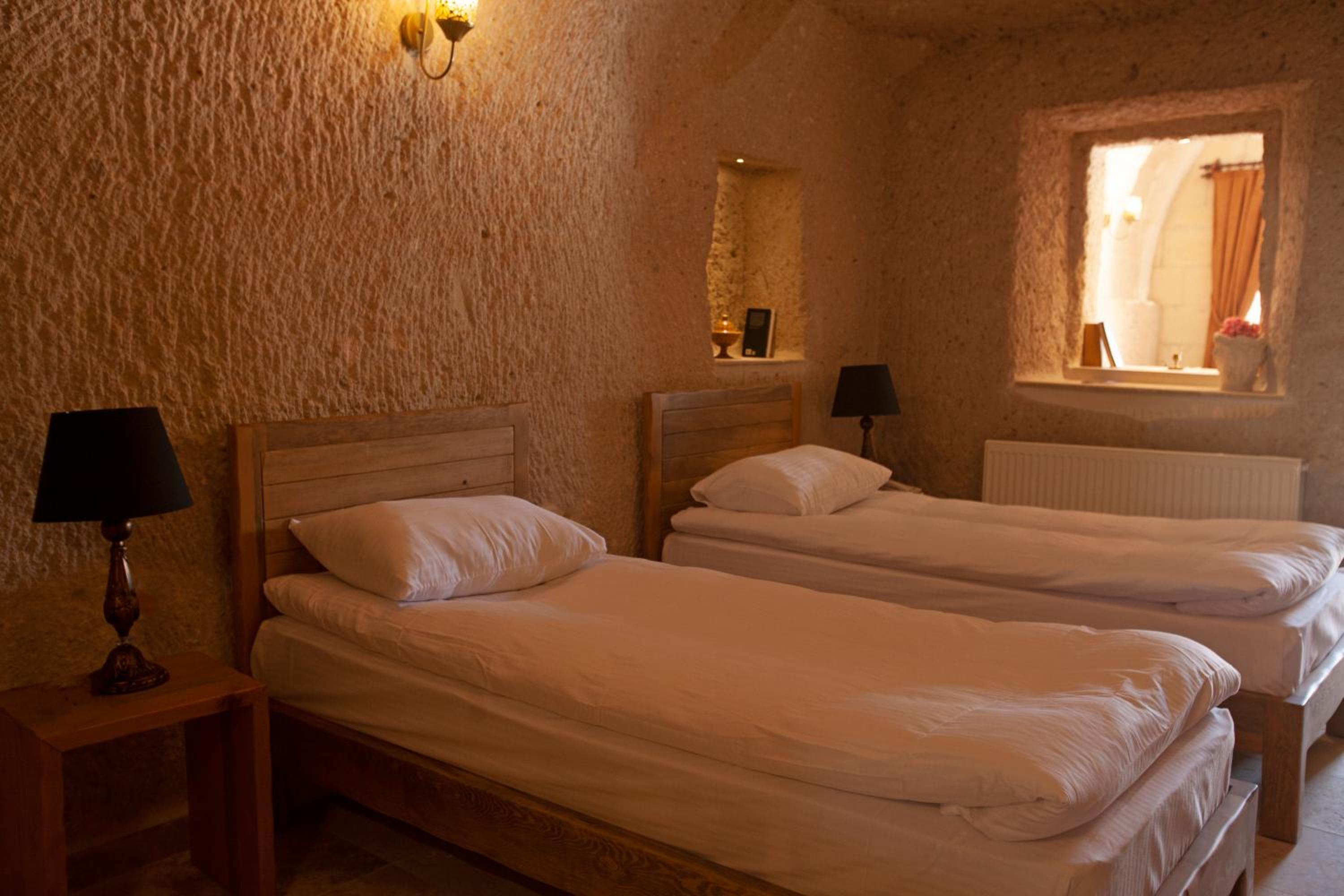 Double or Twin Room with Extra Bed photo 2