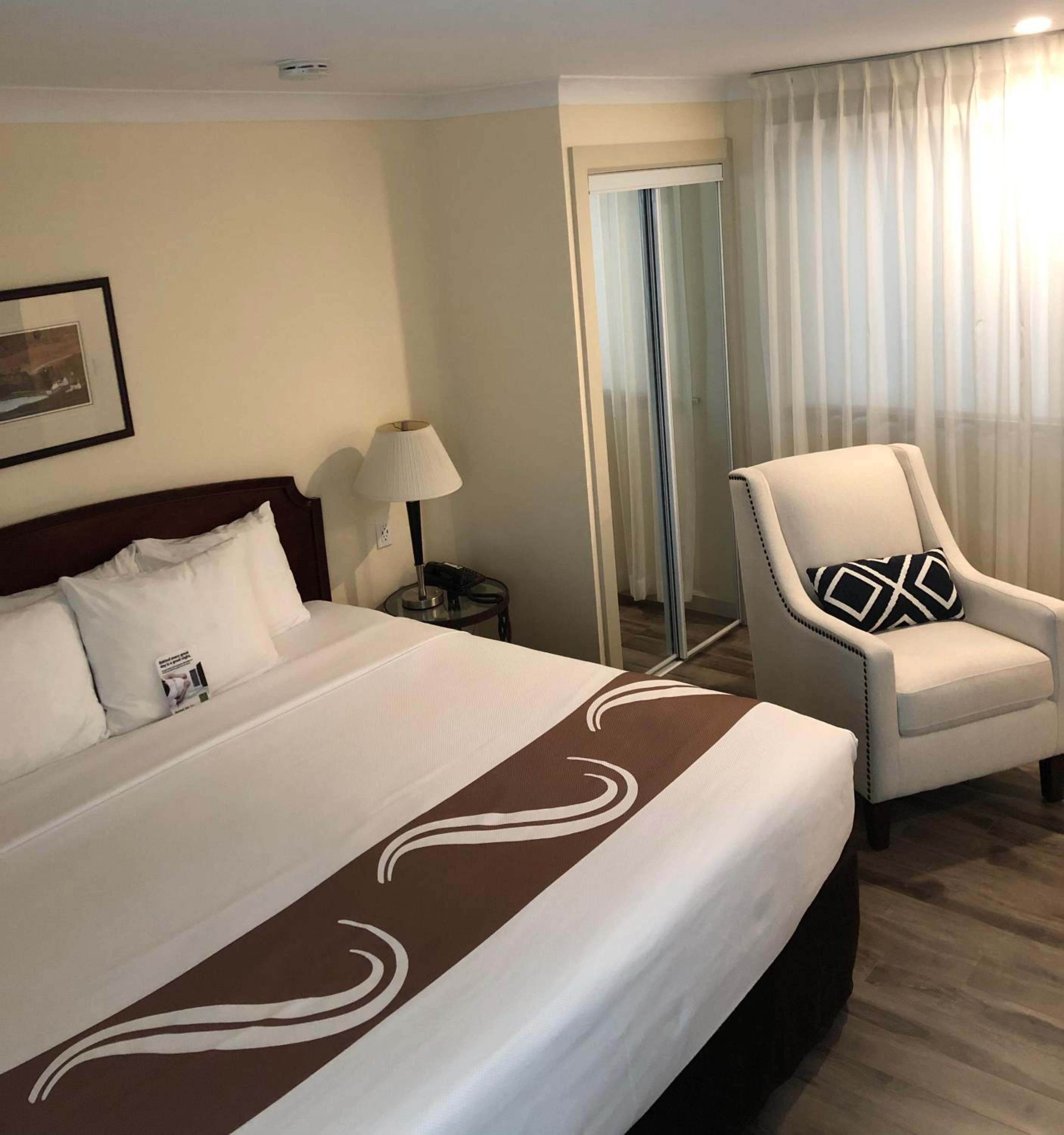Business King Room - Non-Smoking - Photo 1