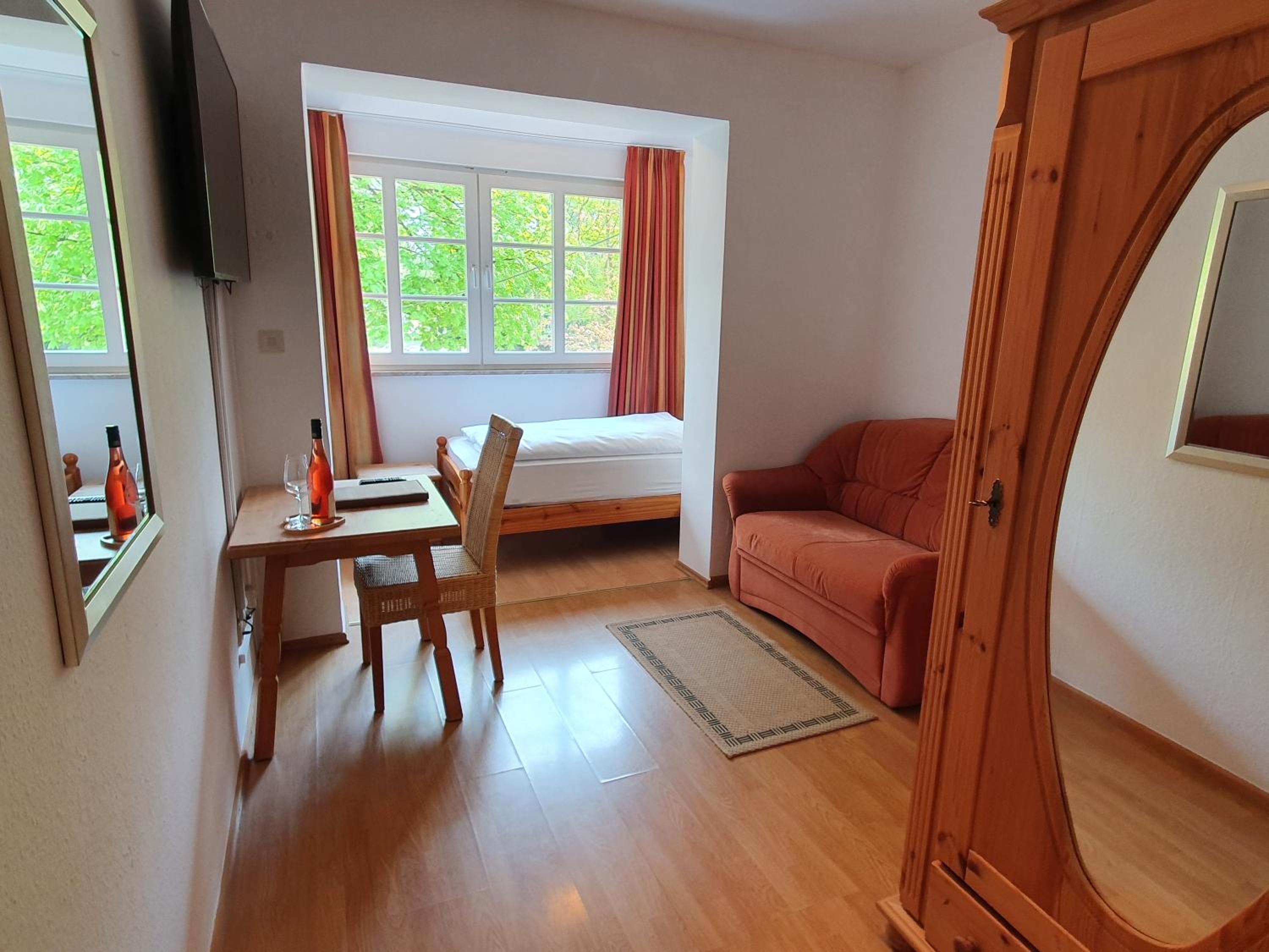 Single Room photo 2