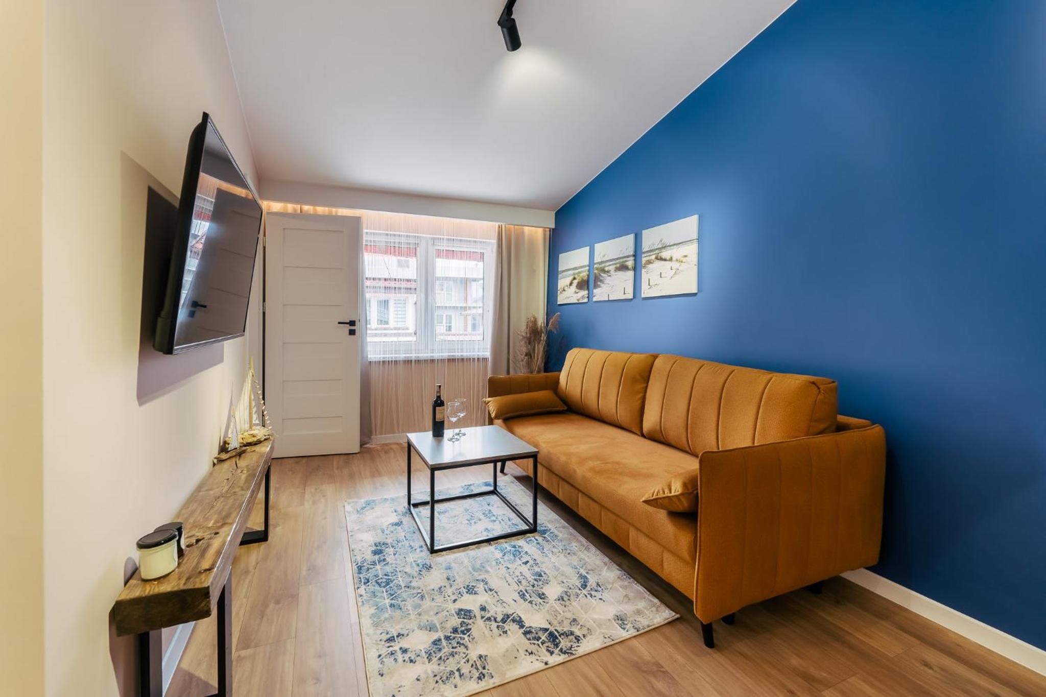 Apartment with Balcony photo 1