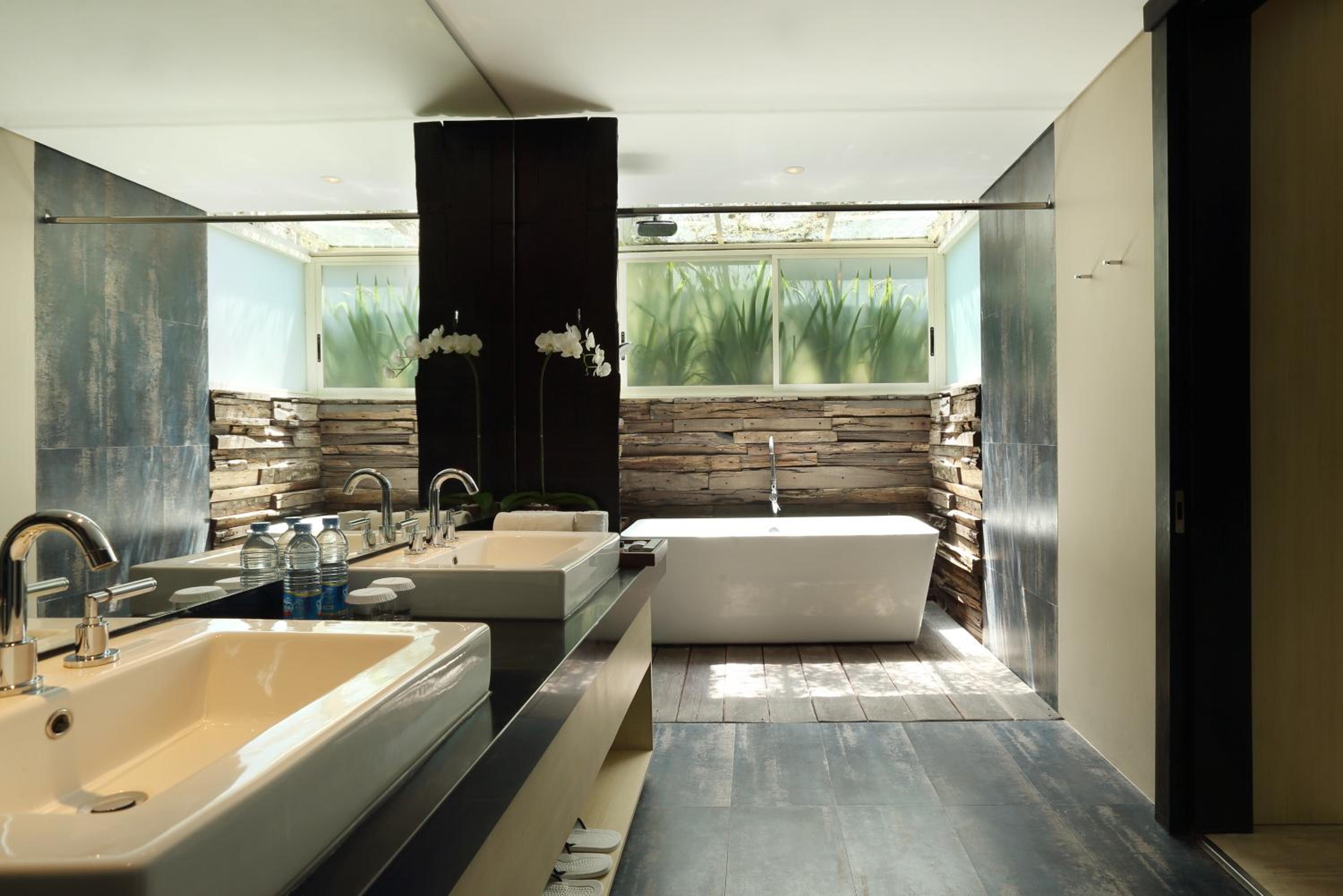 One-Bedroom Suite - Photo 3