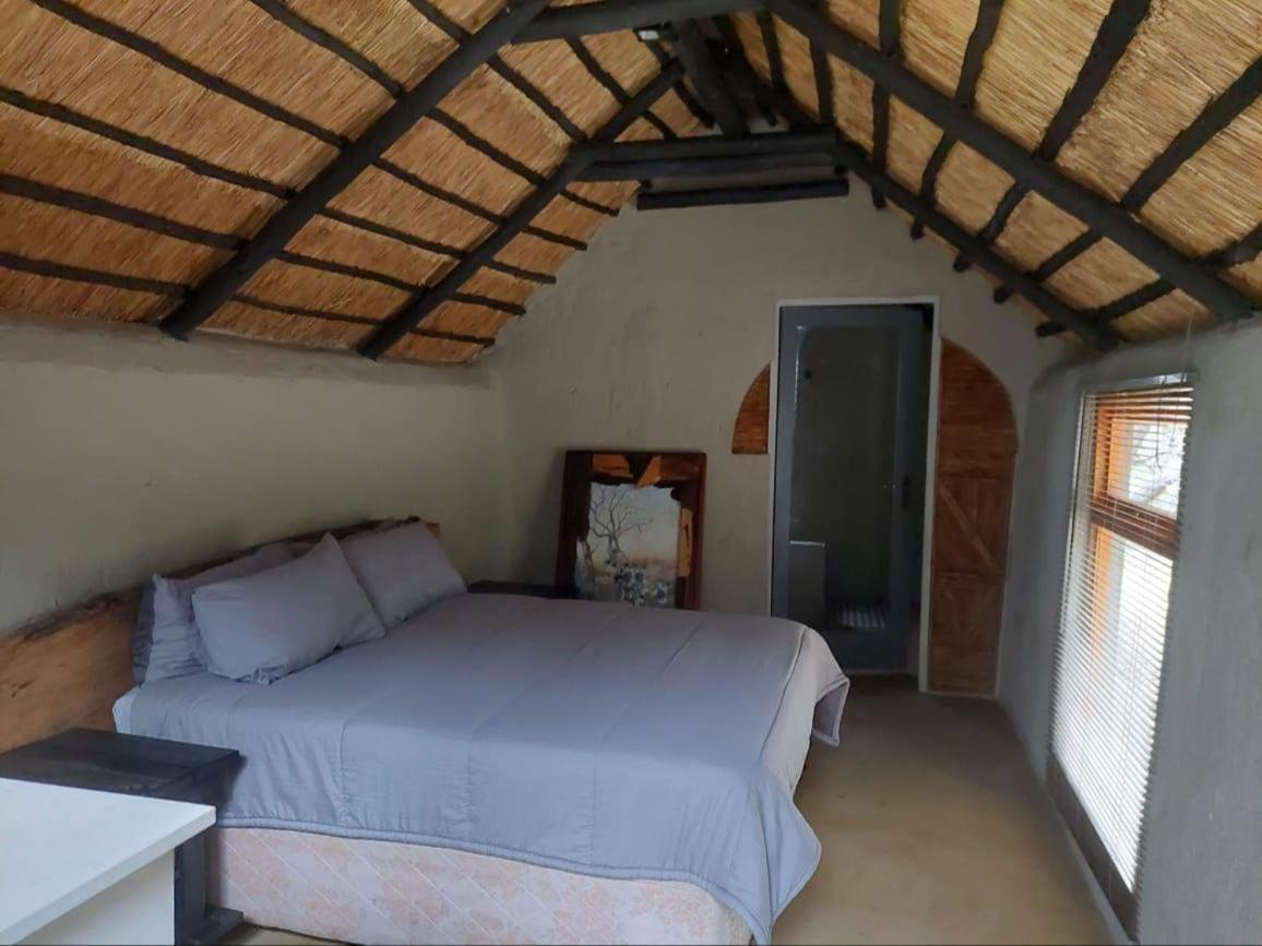 Comfort Queen Room photo 1
