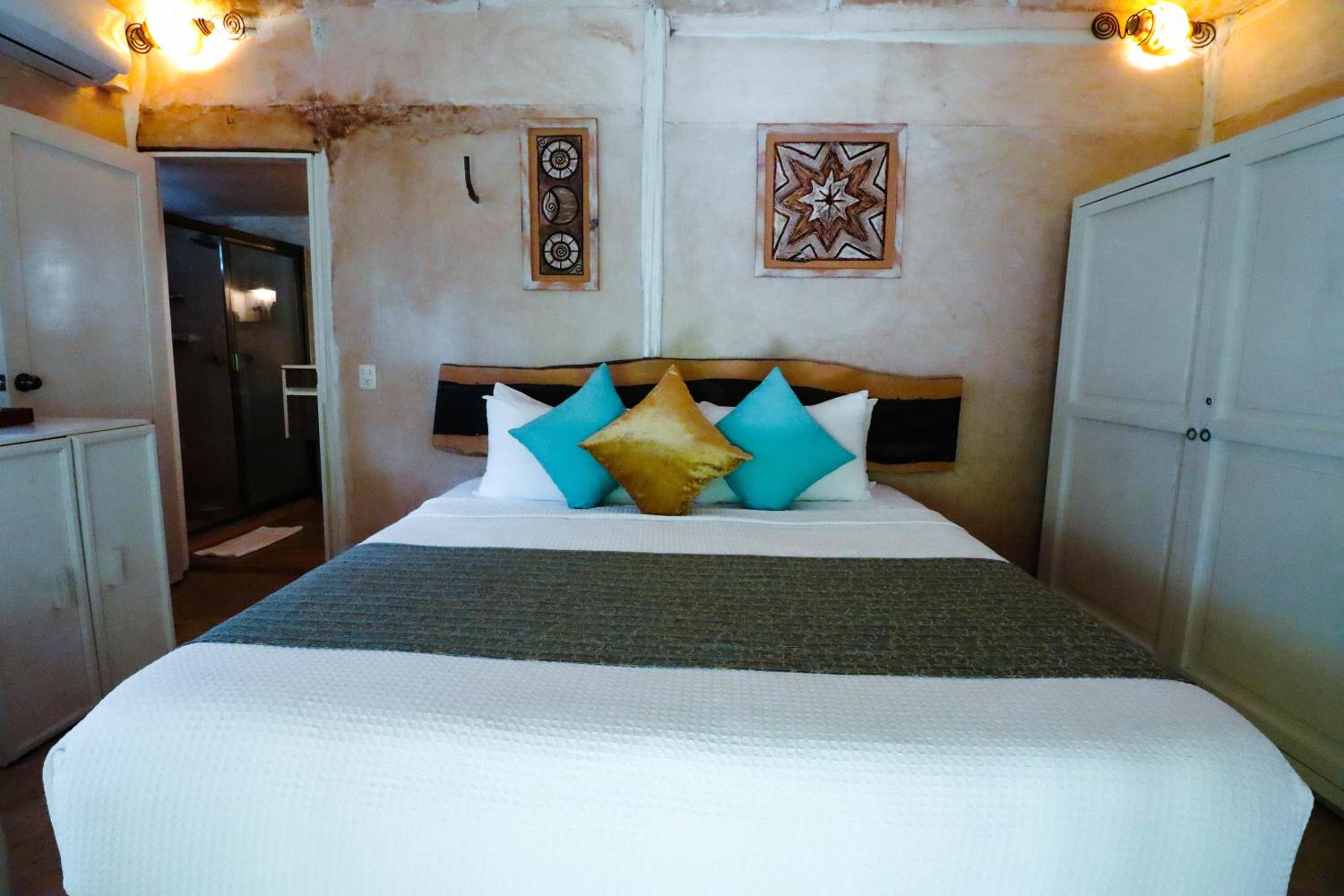 Junior Suite Pool View - Photo 8