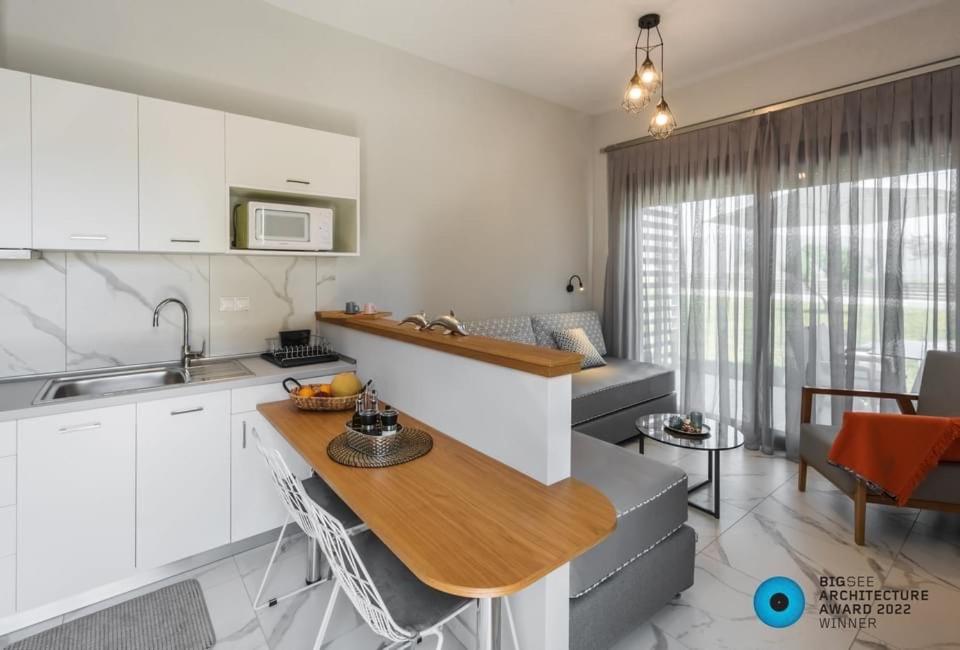 Quadruple Room with Sea View - Photo 8