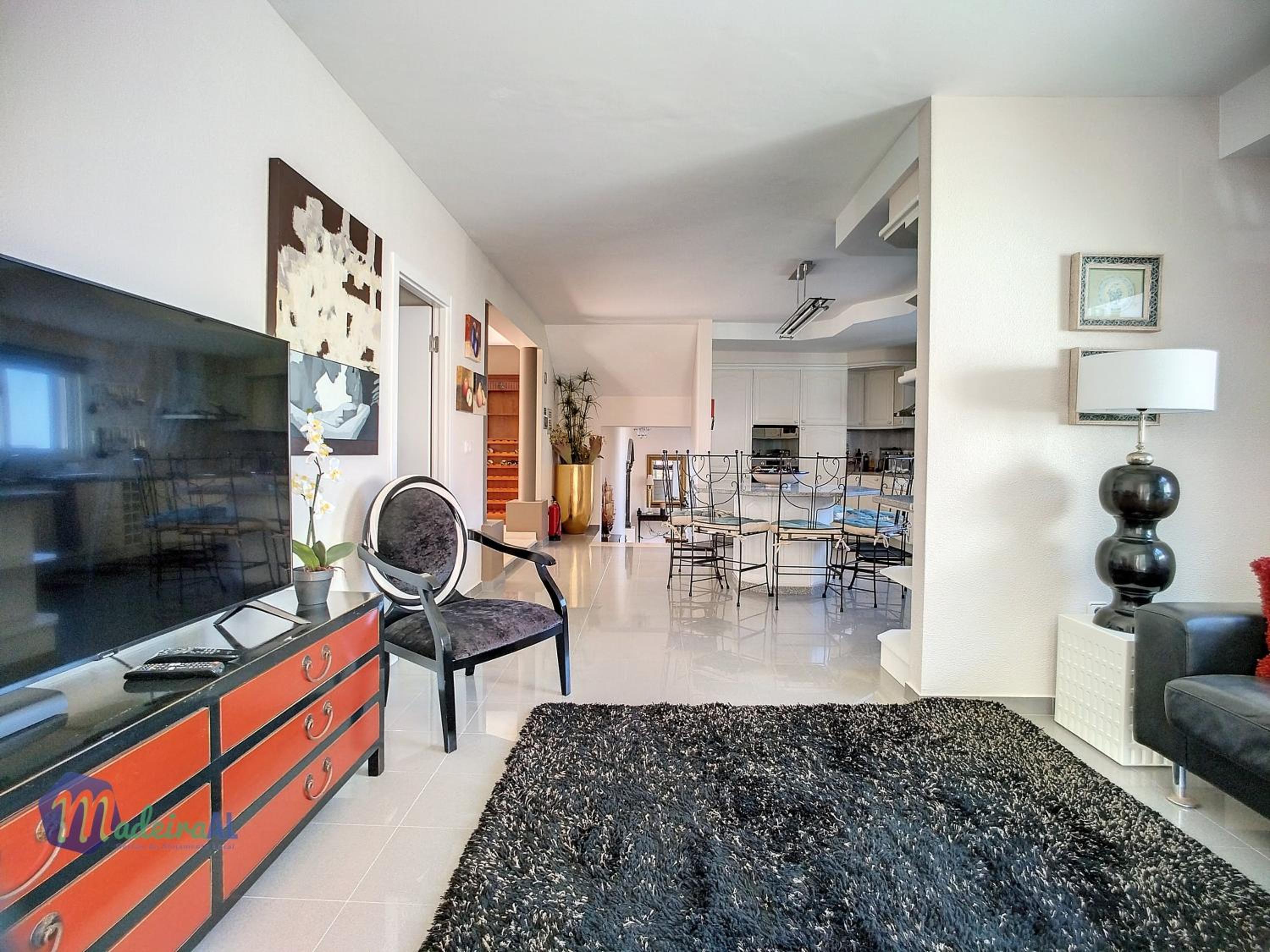 Three-Bedroom Villa photo 3