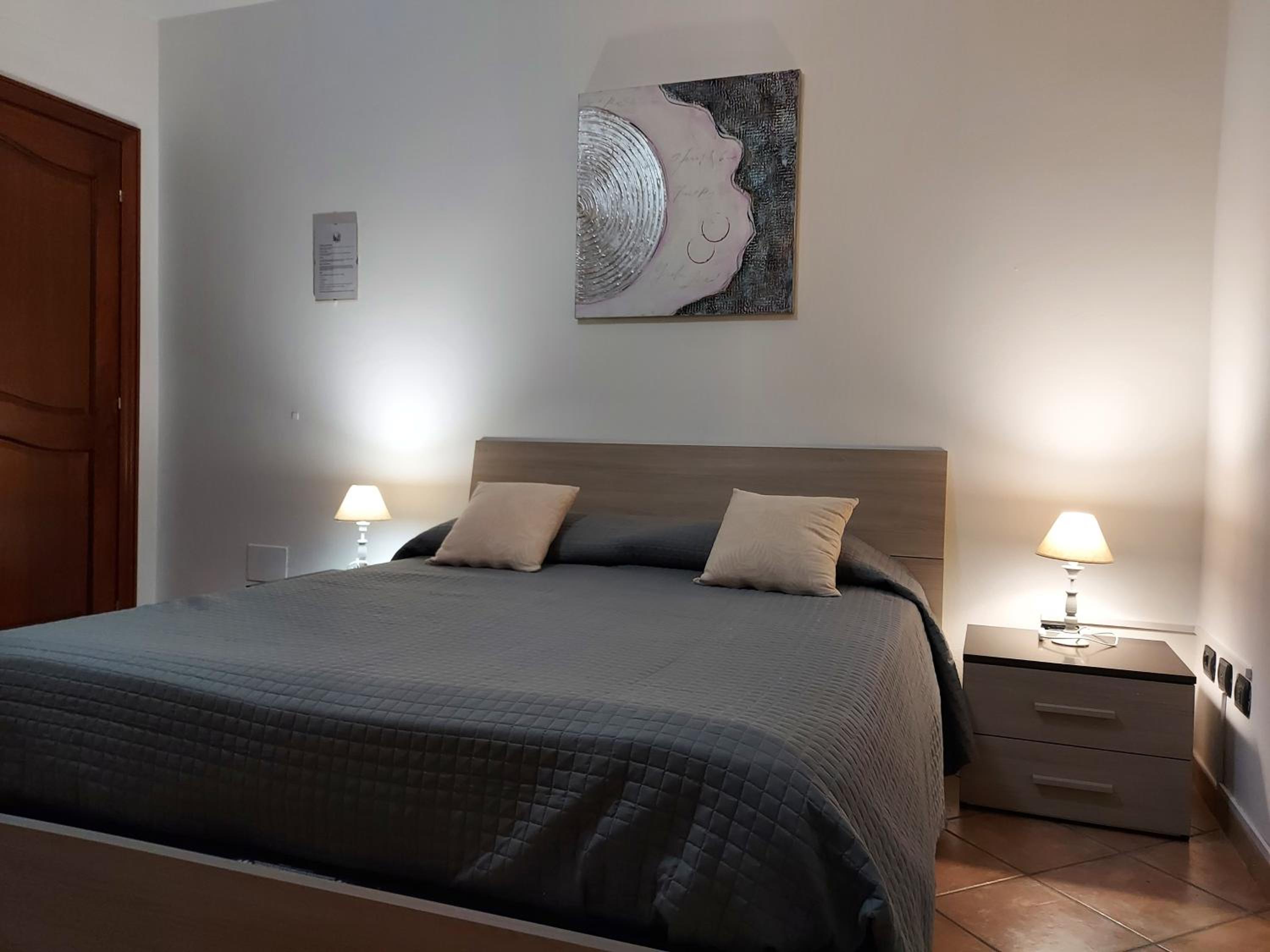 Double Room with Private Bathroom - Photo 3