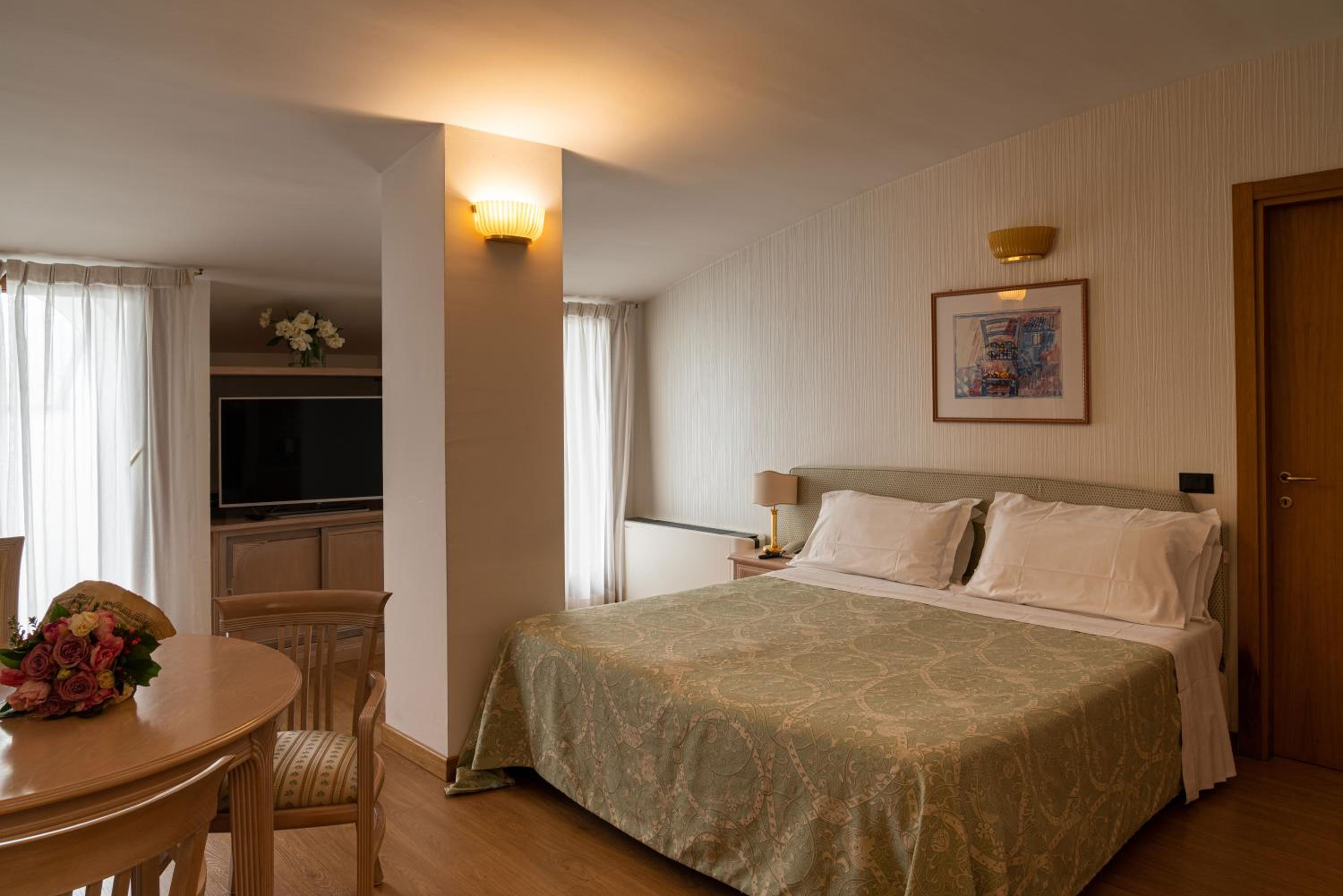 Studio Apartment