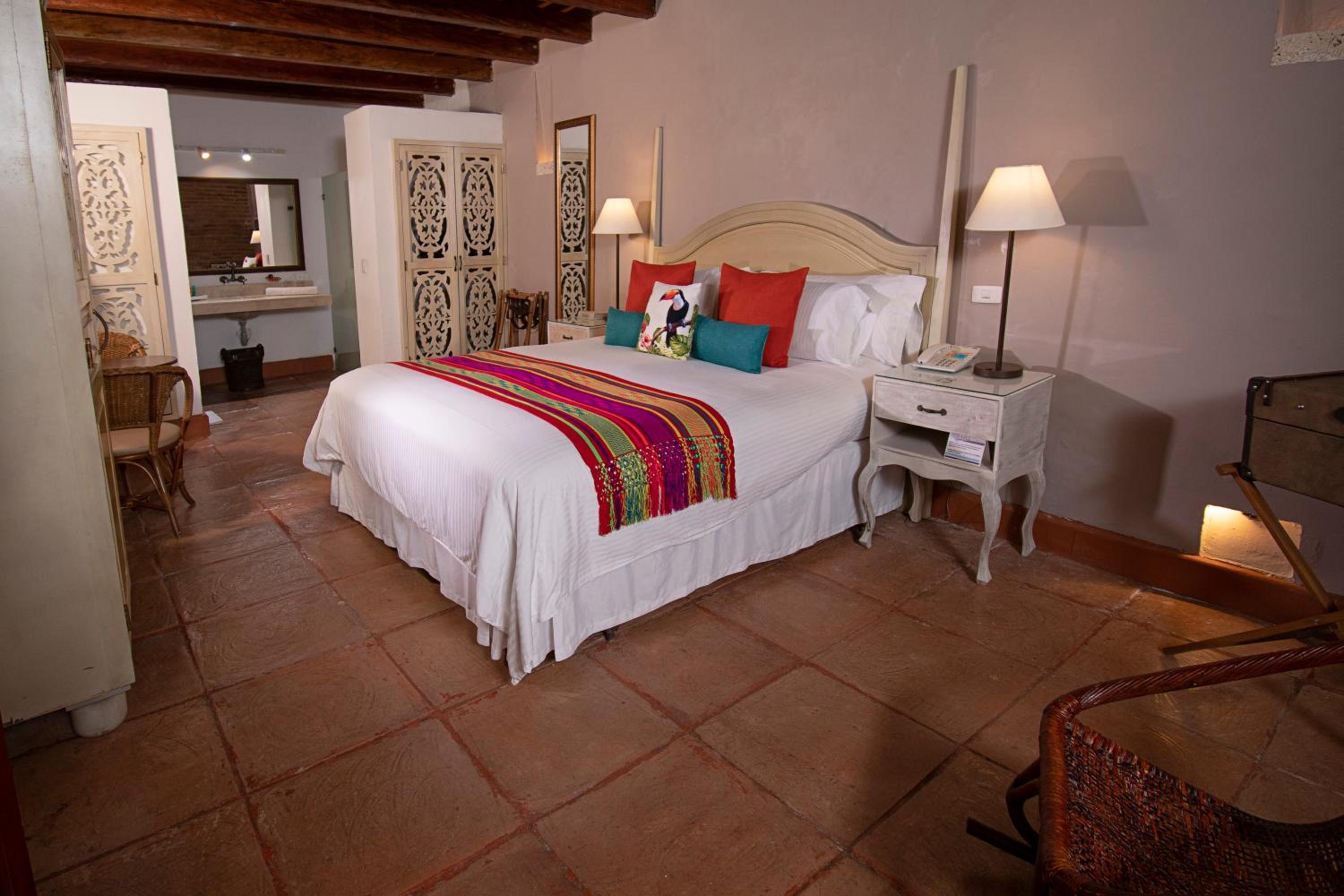 King Bed-Premium Room-Non Smoking photo 2